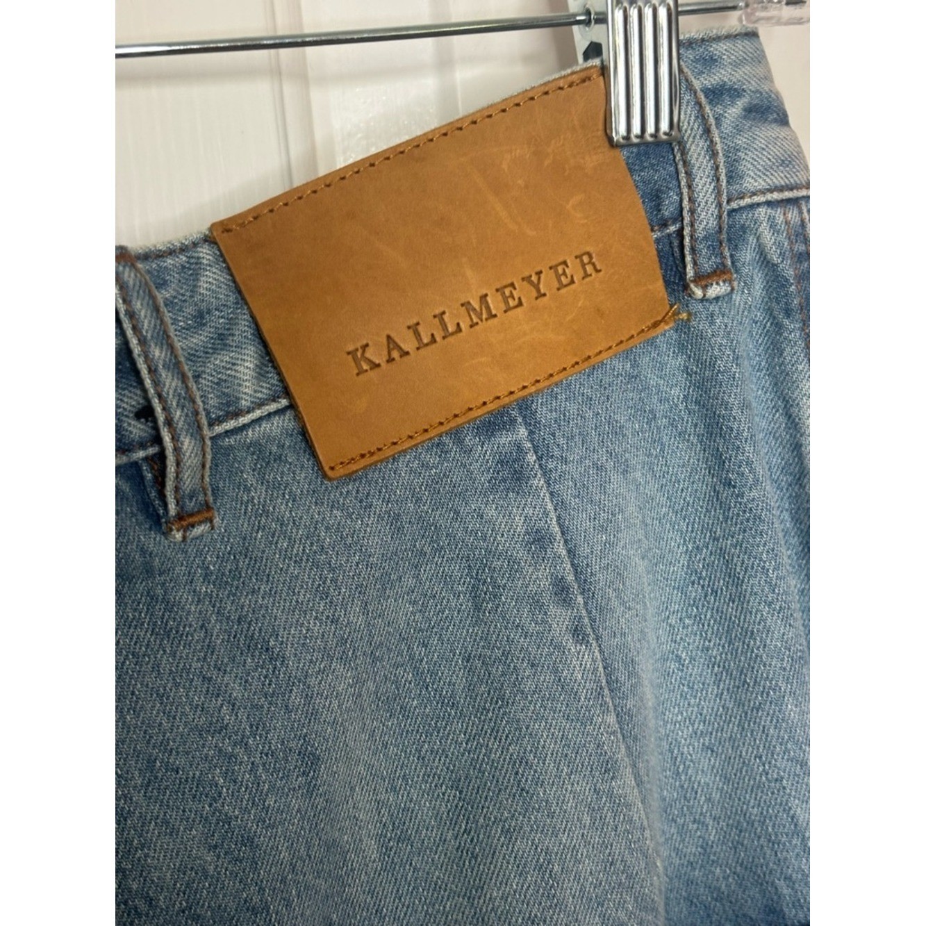 NWT KALLMEYER Wide Leg Pleated Light Wash Denim Jeans size 8