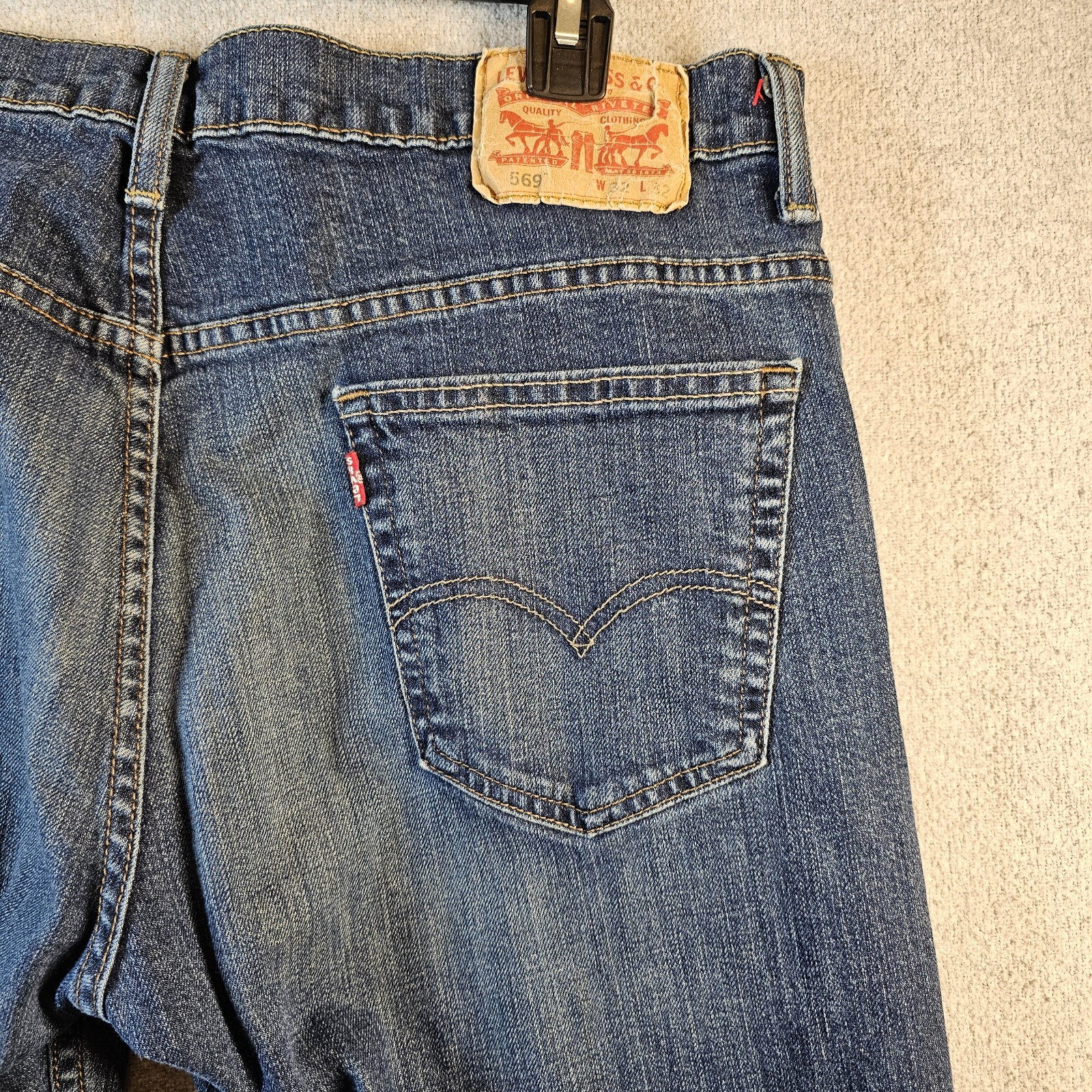 Levi’s 569 Loose Straight Fit Jeans Blue Denim Meas. 35×30 (Tagged as 32×32)
