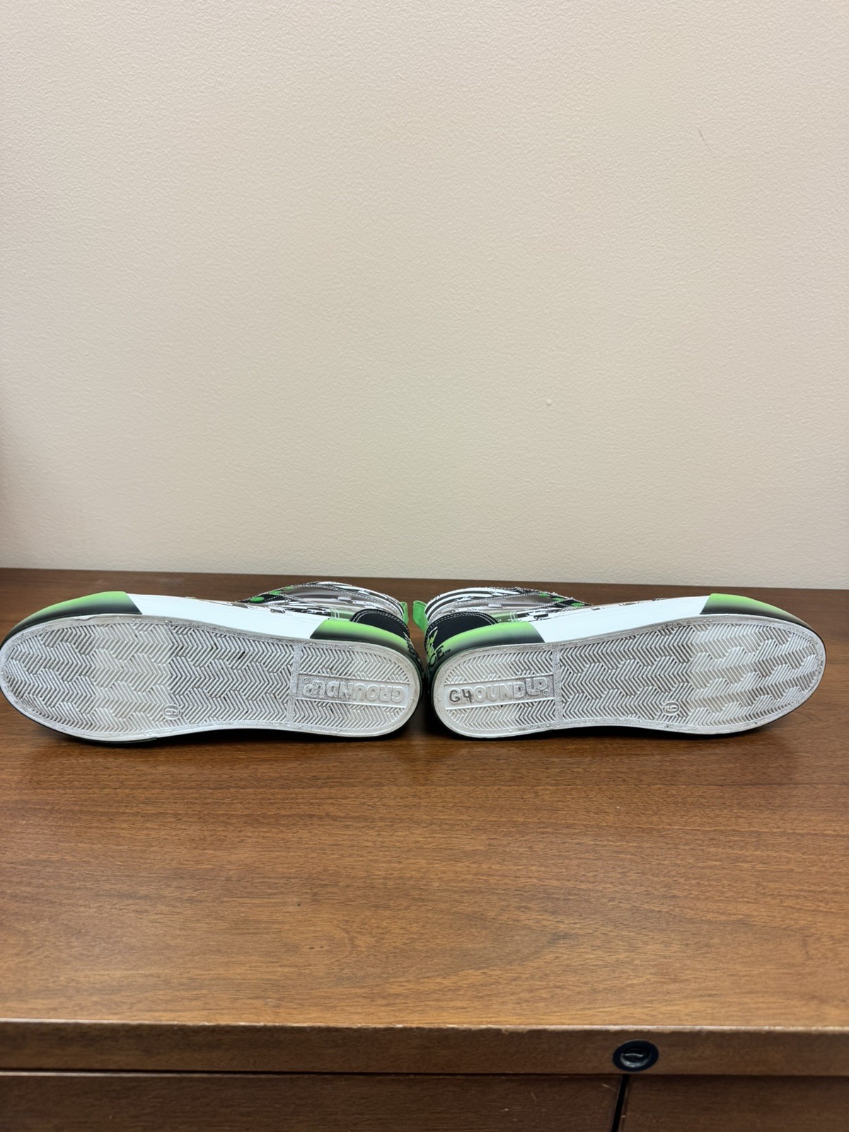 Beetlejuice Shoes Sneakers Women’s Size 9 Ground Up It’s Show Time