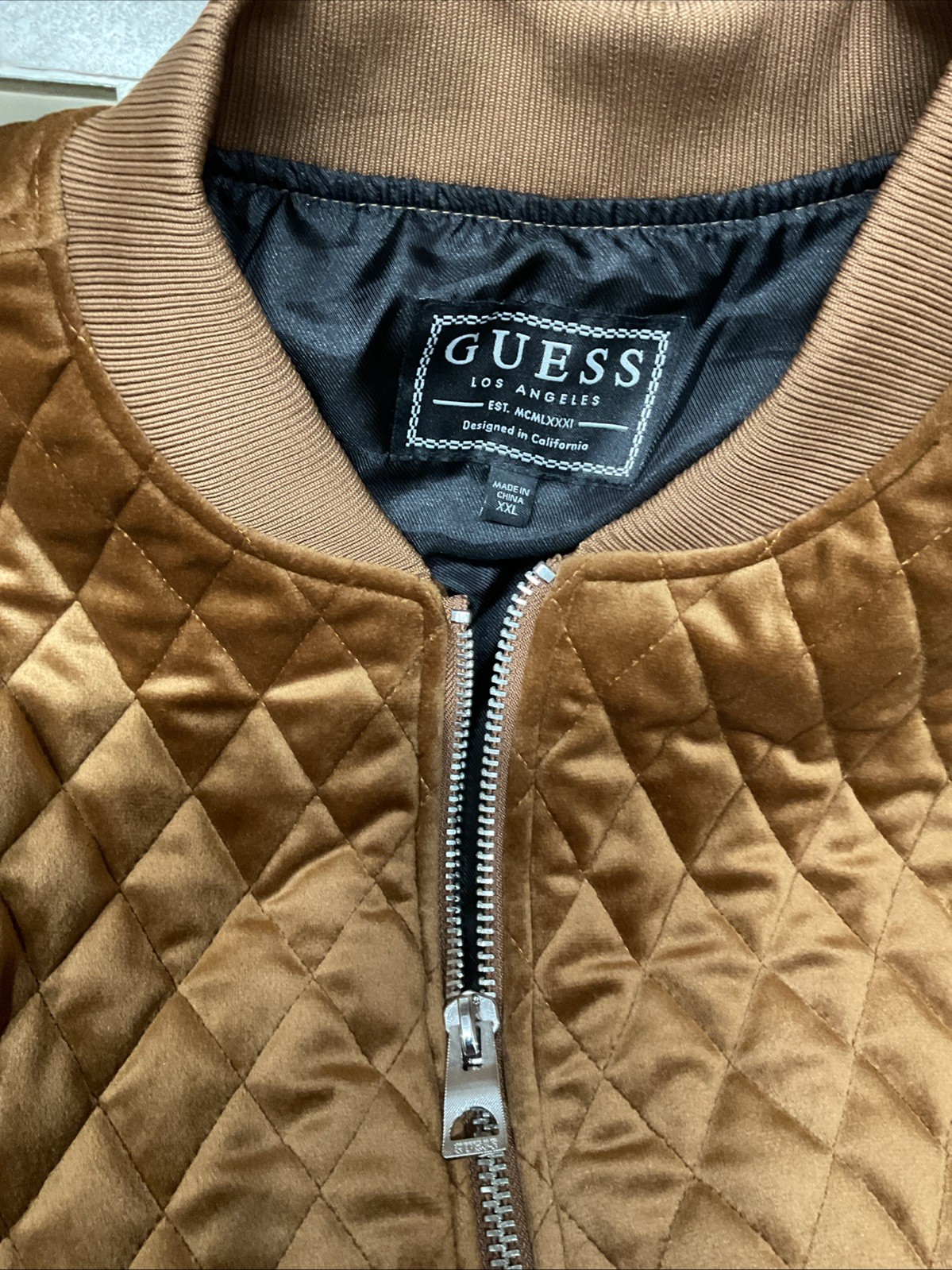 Mens Guess Jacket Velvet Quilted Full Zip Bomber Sz XXL Muted Gold 48×28” New