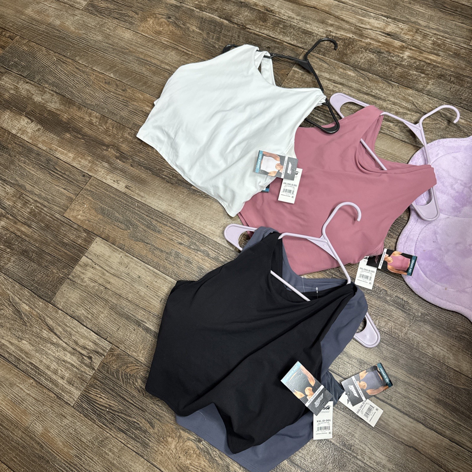 Avia: Lote 6 crop top with built in sports bra