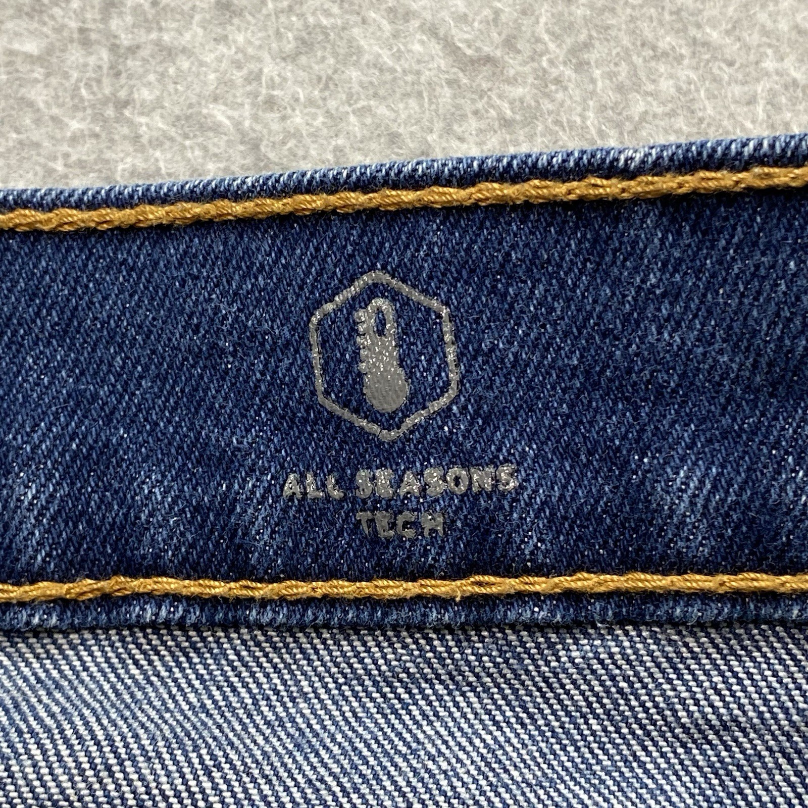 Levi’s 511 All Seasons Tech Regular Medium Washed Blue Jeans Men’s 36×29 Denim