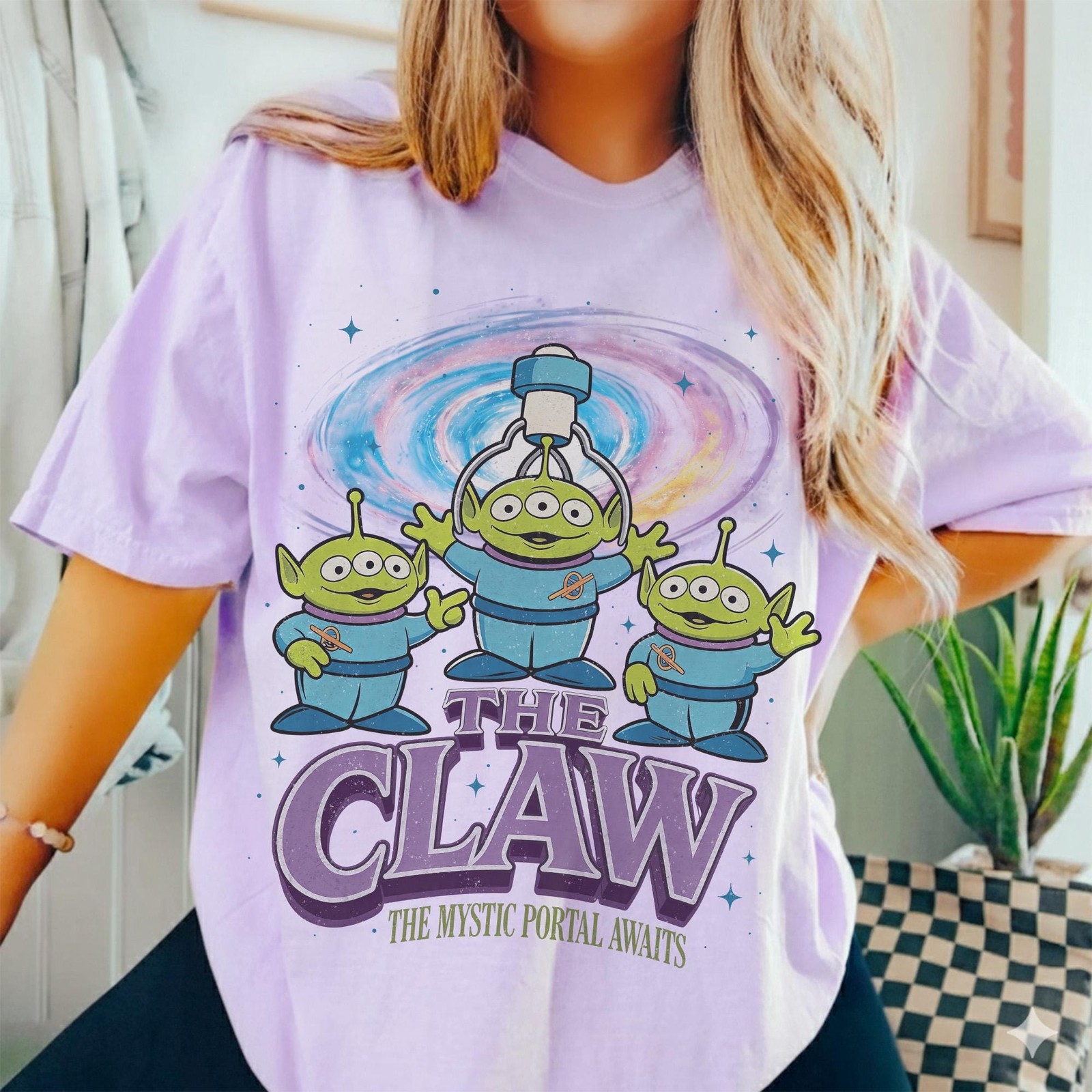 Retro Alien Shirt Space Claw Graphic Tee for Fans Gift