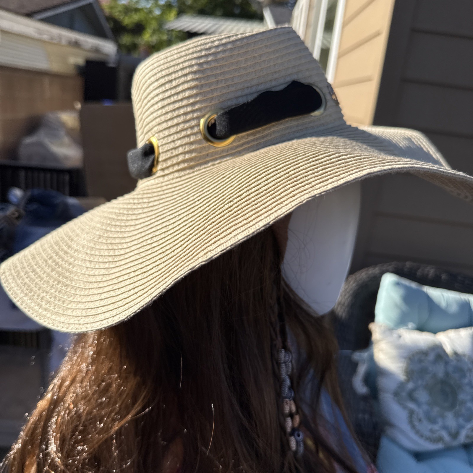 Adrienne Vittadini 5” Ultra Wide Brim Beige Straw Floppy Sun Hat Gold AV Logo