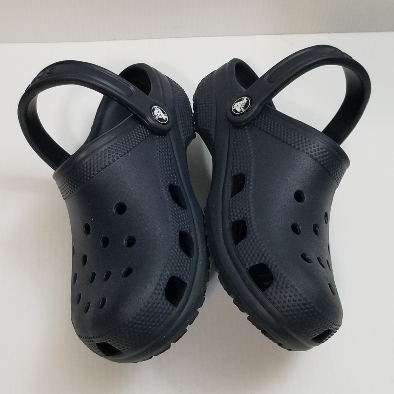 Crocs Unisex Navy Blue Classic Clogs Sandals Sz Men 4 Women 6 Slip On Water Shoe