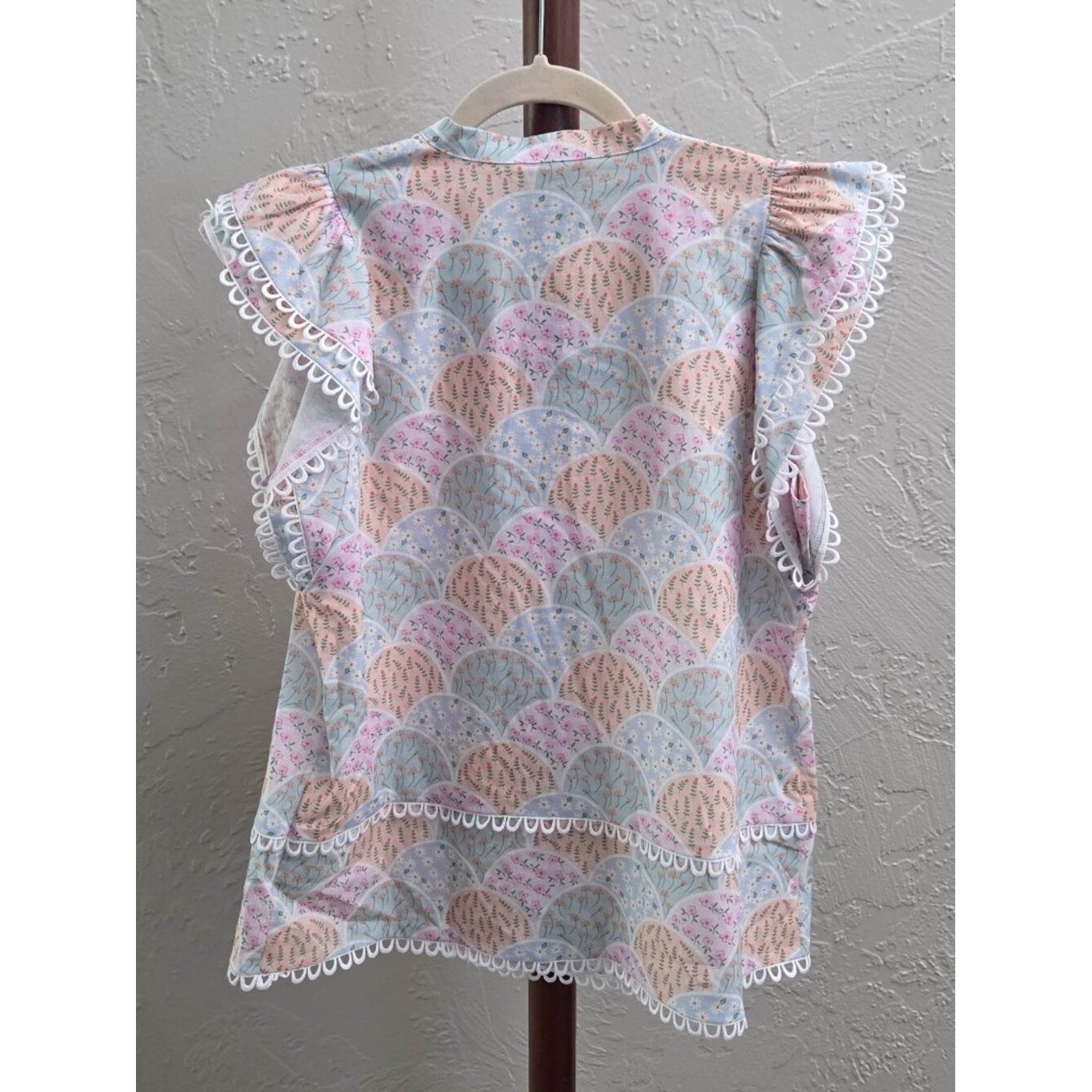 T22. Floral Print Flutter Sleeve Top