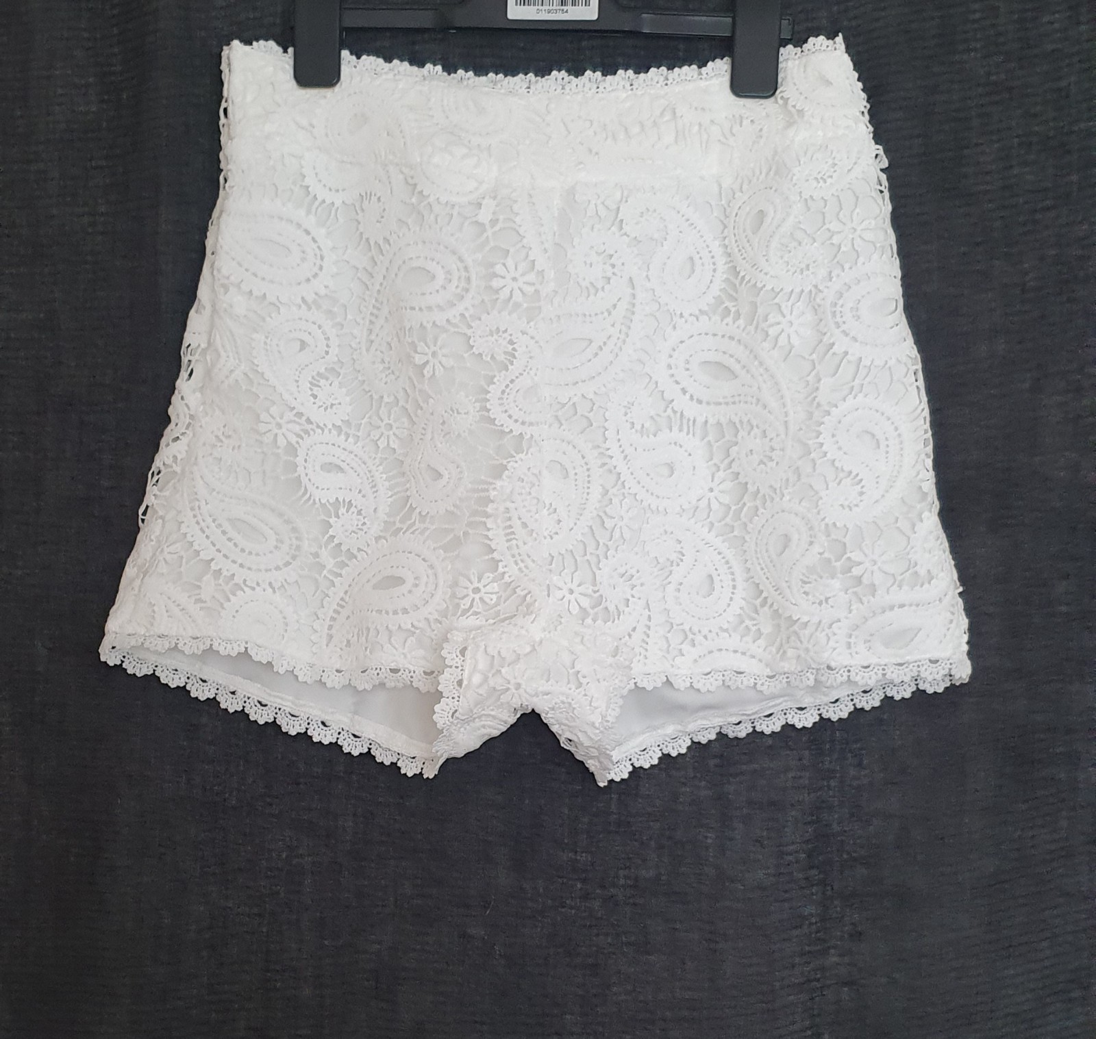 Ladies Fully Lined White Lace Shorts UK Size S EU 36 Brand New Without Tags
