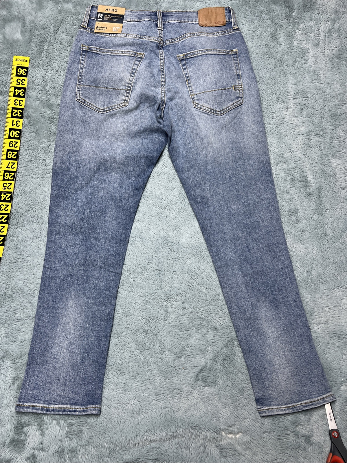 Aero Jeans Athletic Skinny Women’s 27×28 Distressed Light Wash Denim Preppy NWT