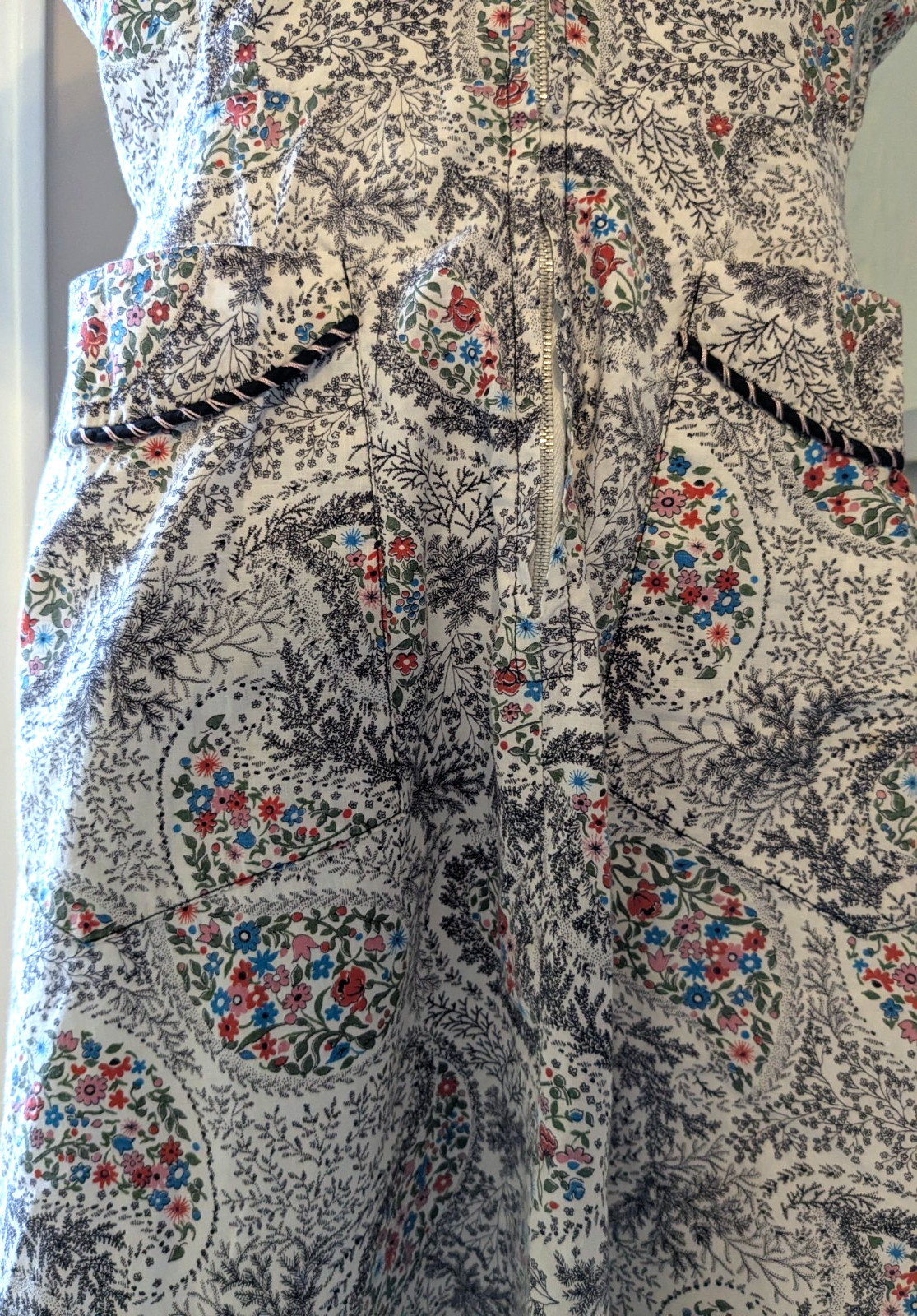 Styled by Loralyn 40’s or 50’s Vintage Cotton Dress, floral pattern
