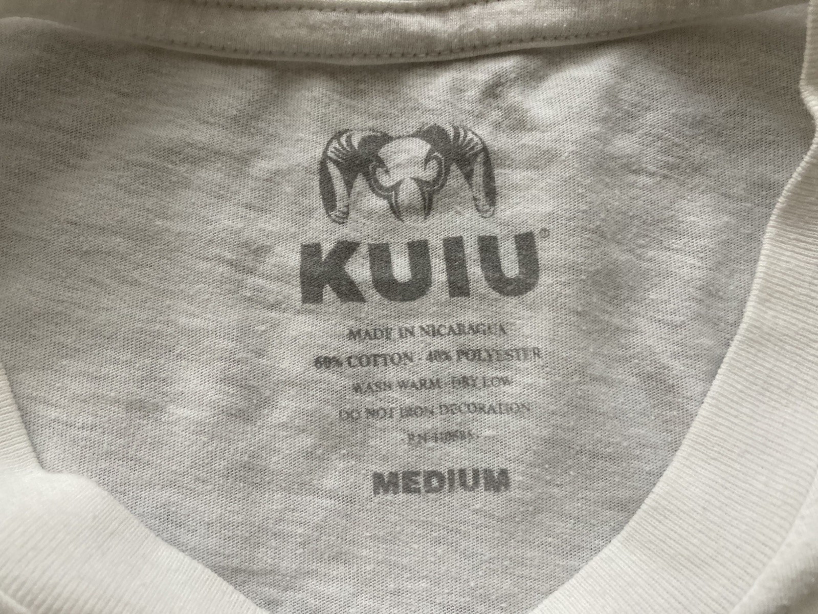 KUIU ISLAND ALASKA T-shirt Men Size XL Ivory Hunting Short Sleeve