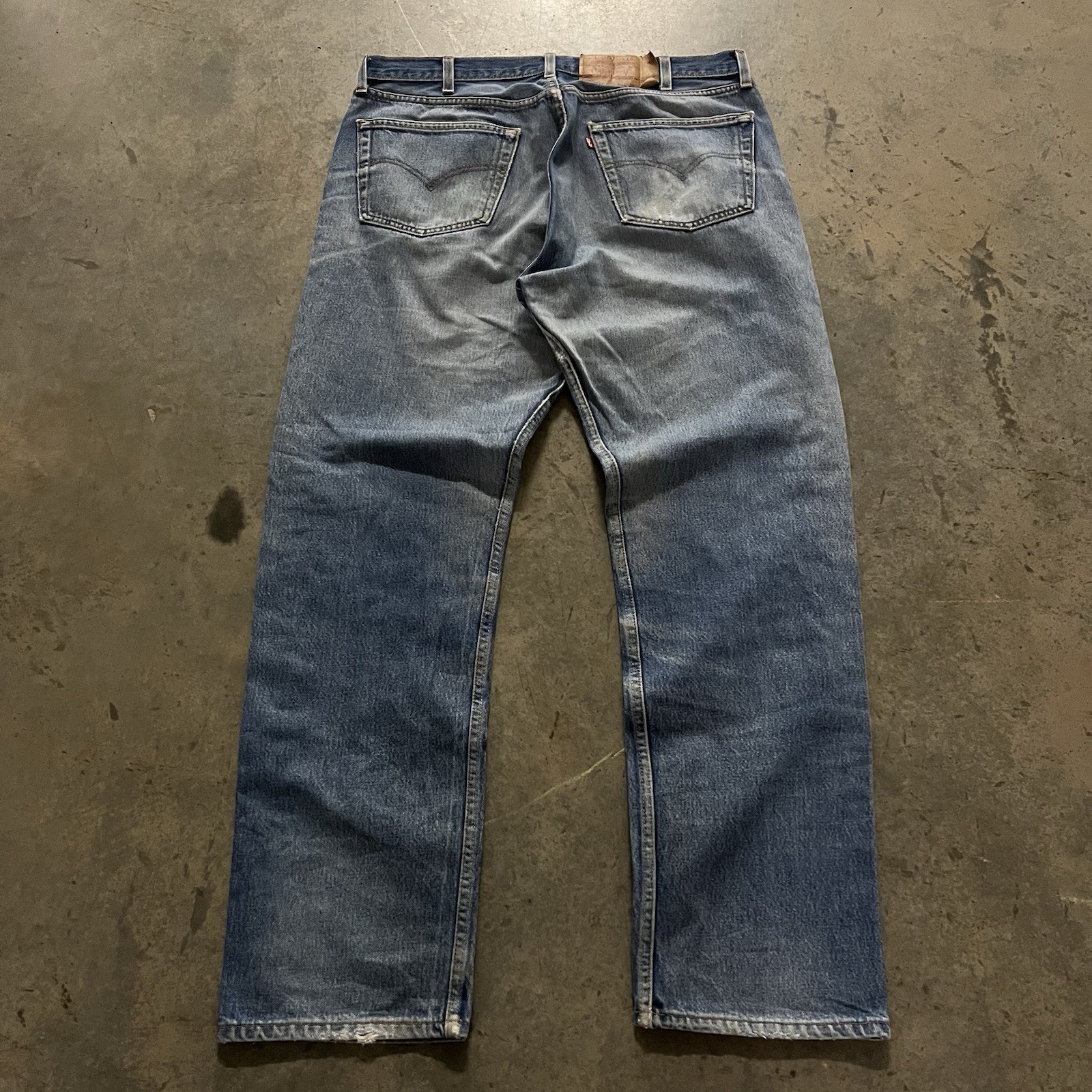 Vintage Levi’s 501XX Jeans 38×33 Made in USA Button Fly Straight Light Denim
