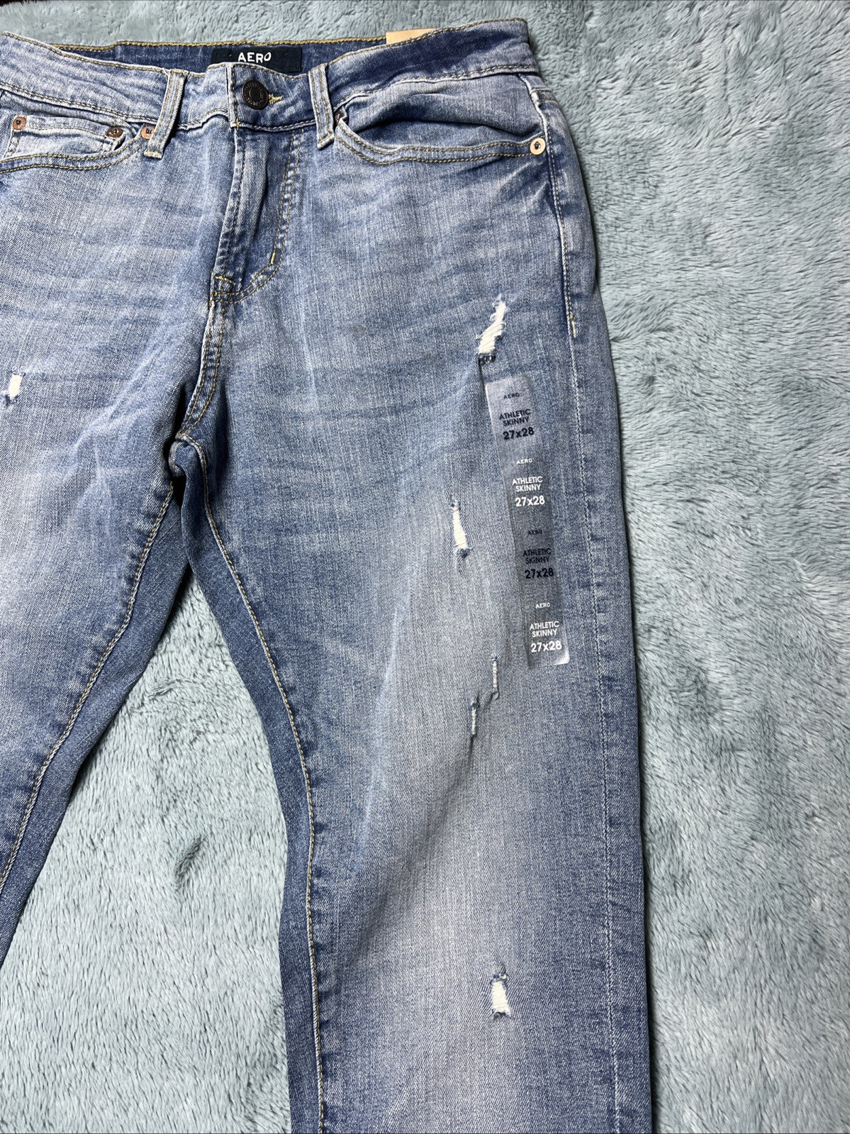Aero Jeans Athletic Skinny Women’s 27×28 Distressed Light Wash Denim Preppy NWT