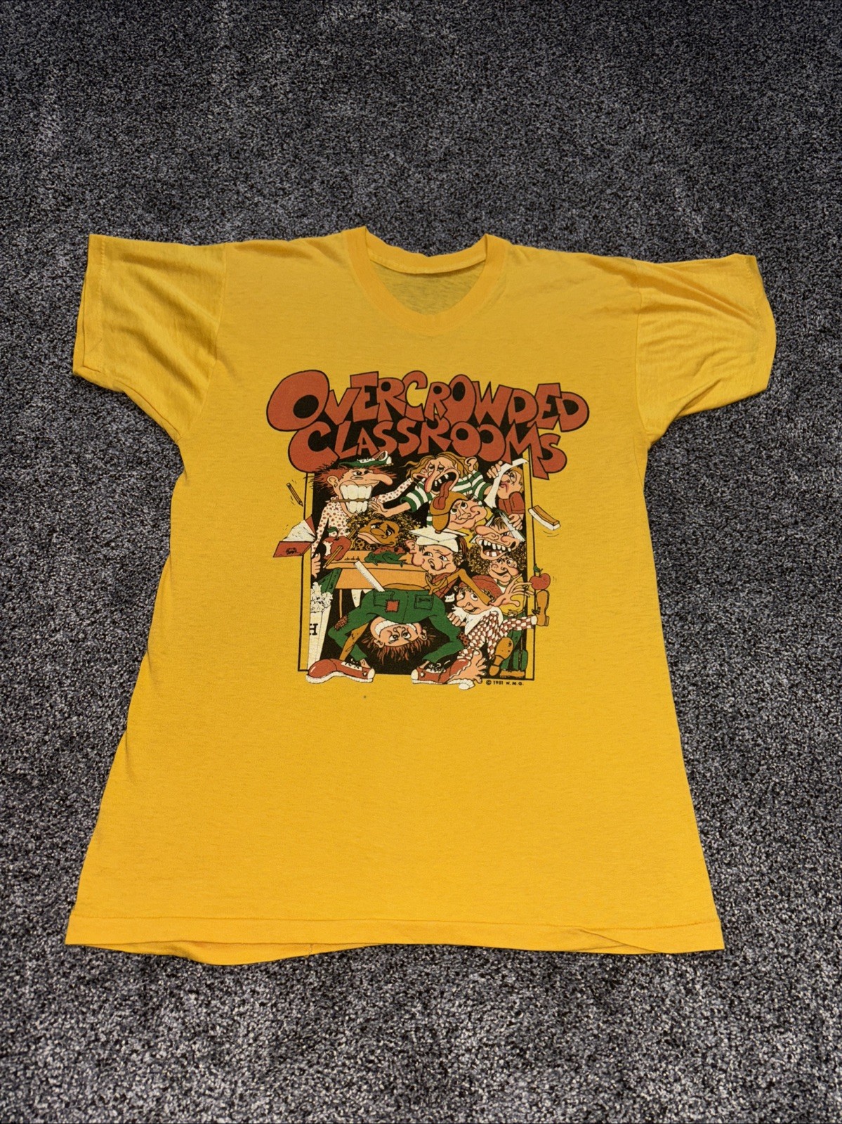 Vintage 1981 Crowded Classrooms School Cartoon Humor Very Rare M/L Yellow