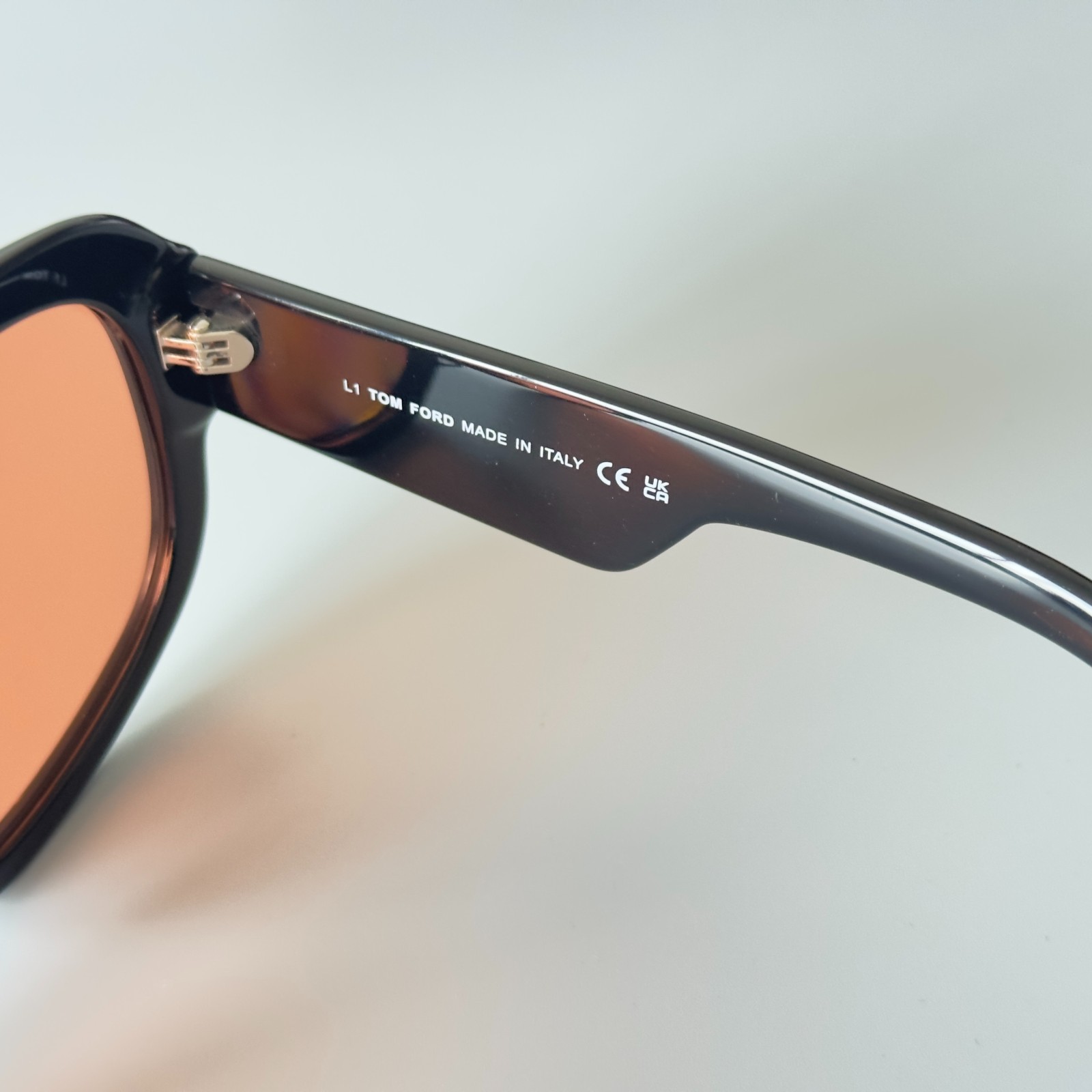 Tom Ford Rellen Mask Sunglasses TF1093 Black/Light Orange 71-7-120mm