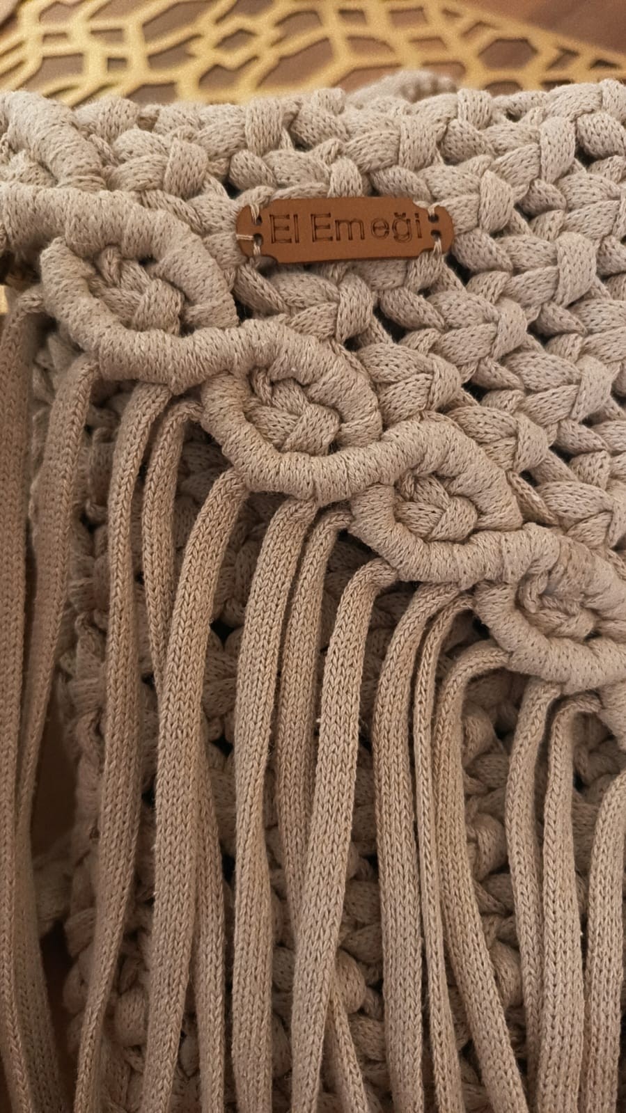Handmade bag. Note: Shipping takes 14–21 days.
