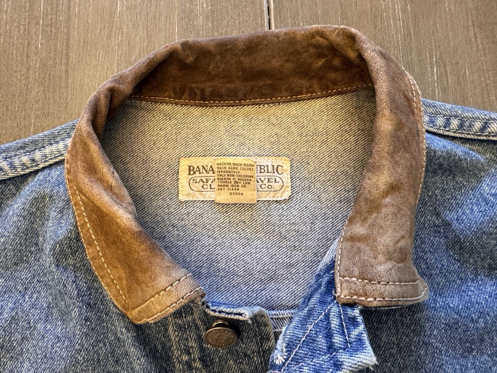 VTG Banana Republic Denim Jacket Mens Small Trucker Safari & Travel Clothing Co
