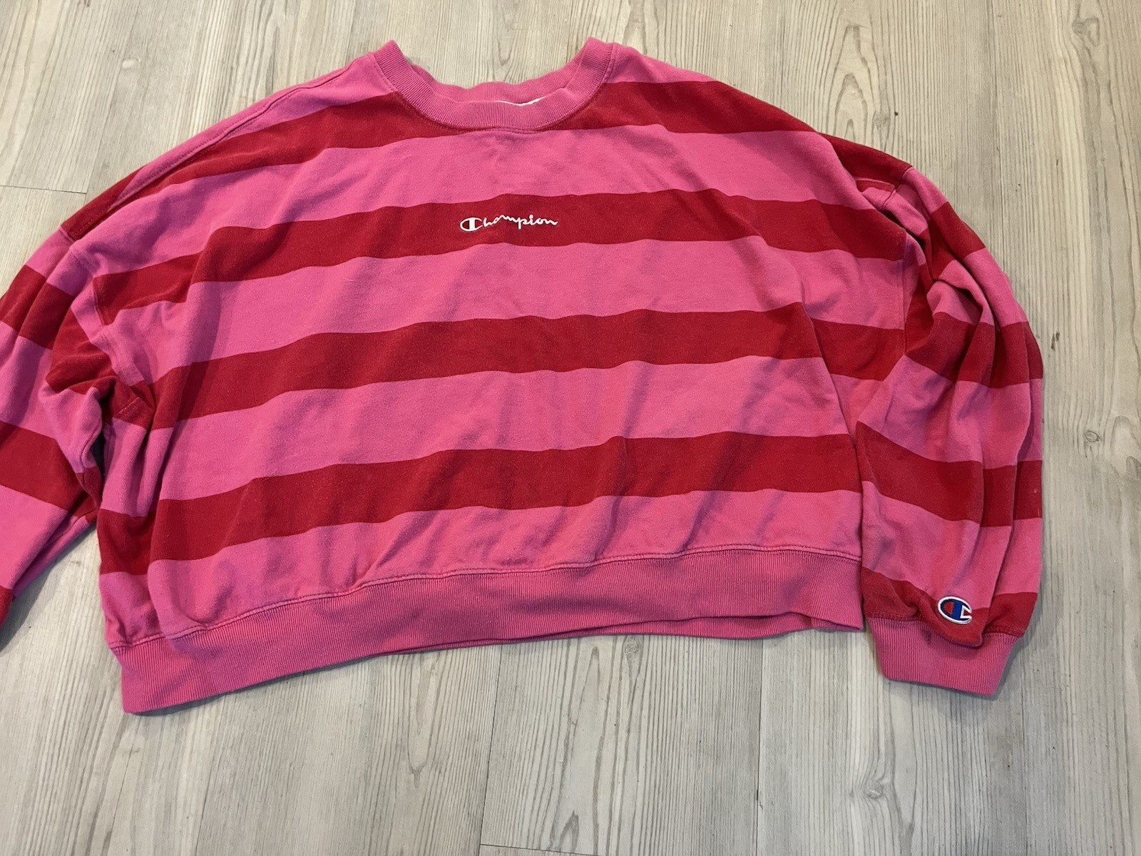 Champion Women’s Pink/Red Striped Crew Neck Pullover Sweatshirt L