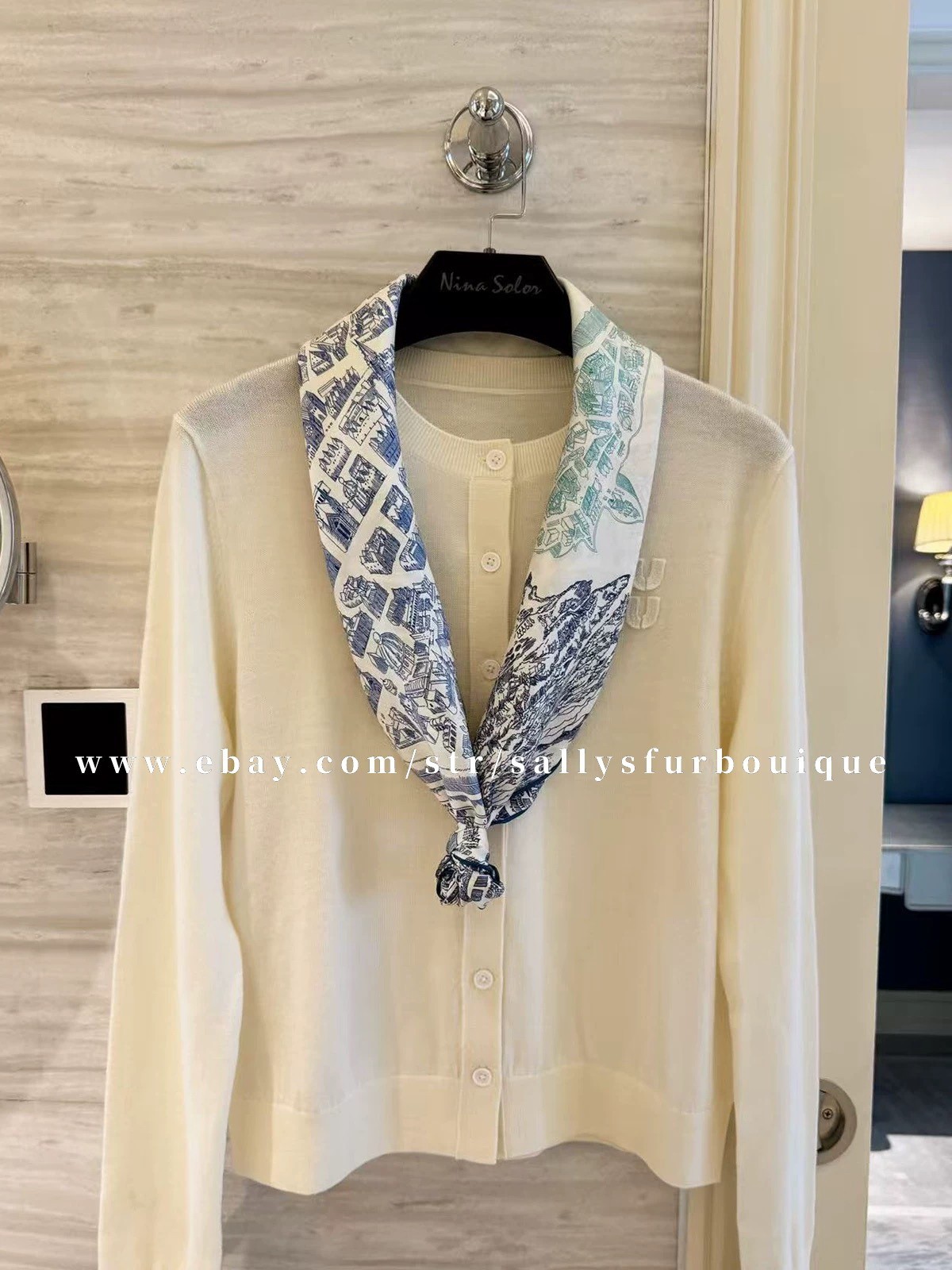Sallys 18 Momme Twill Silk Horse City Print Wrap Scarf Double Face Shawl 35″