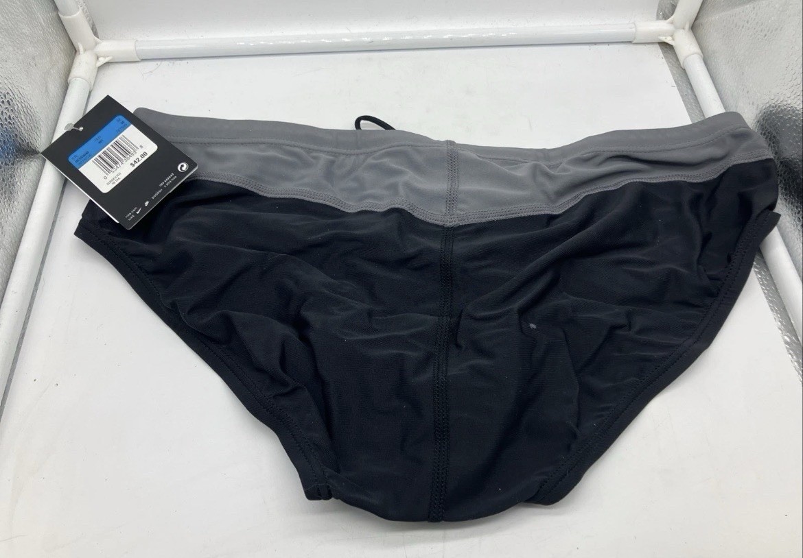NEW NIP NIKE Men’s PERFORMANCE Victory Colorblock Black/Gray Brief Swimwear 36
