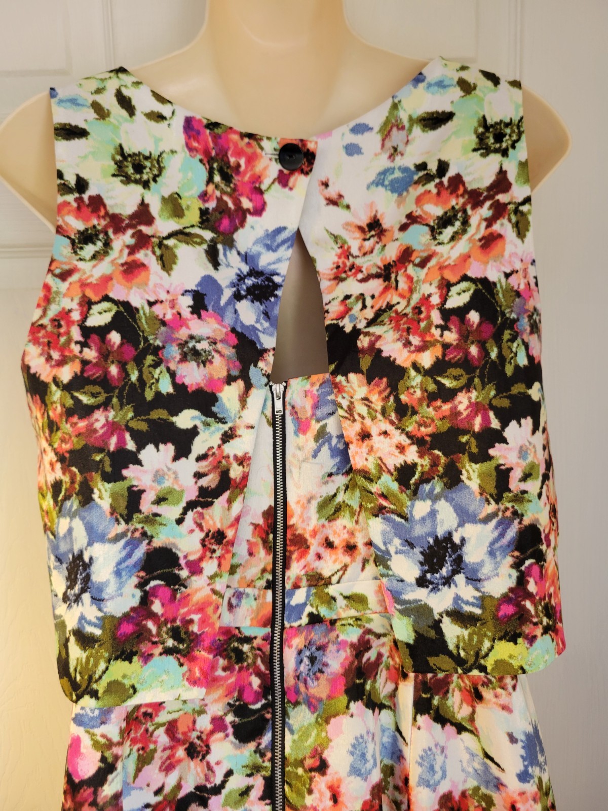 Gabby Multicolor Floral Sundress With Layered Chest Sheath Size 12