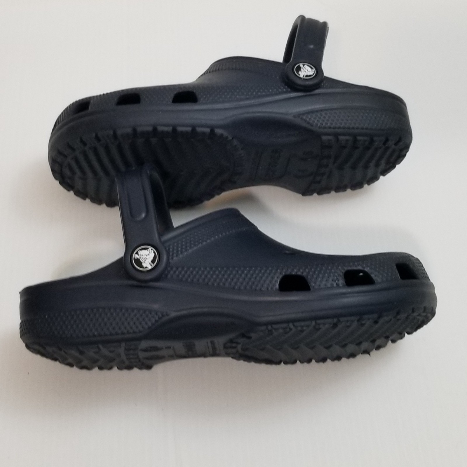 Crocs Unisex Navy Blue Classic Clogs Sandals Sz Men 4 Women 6 Slip On Water Shoe