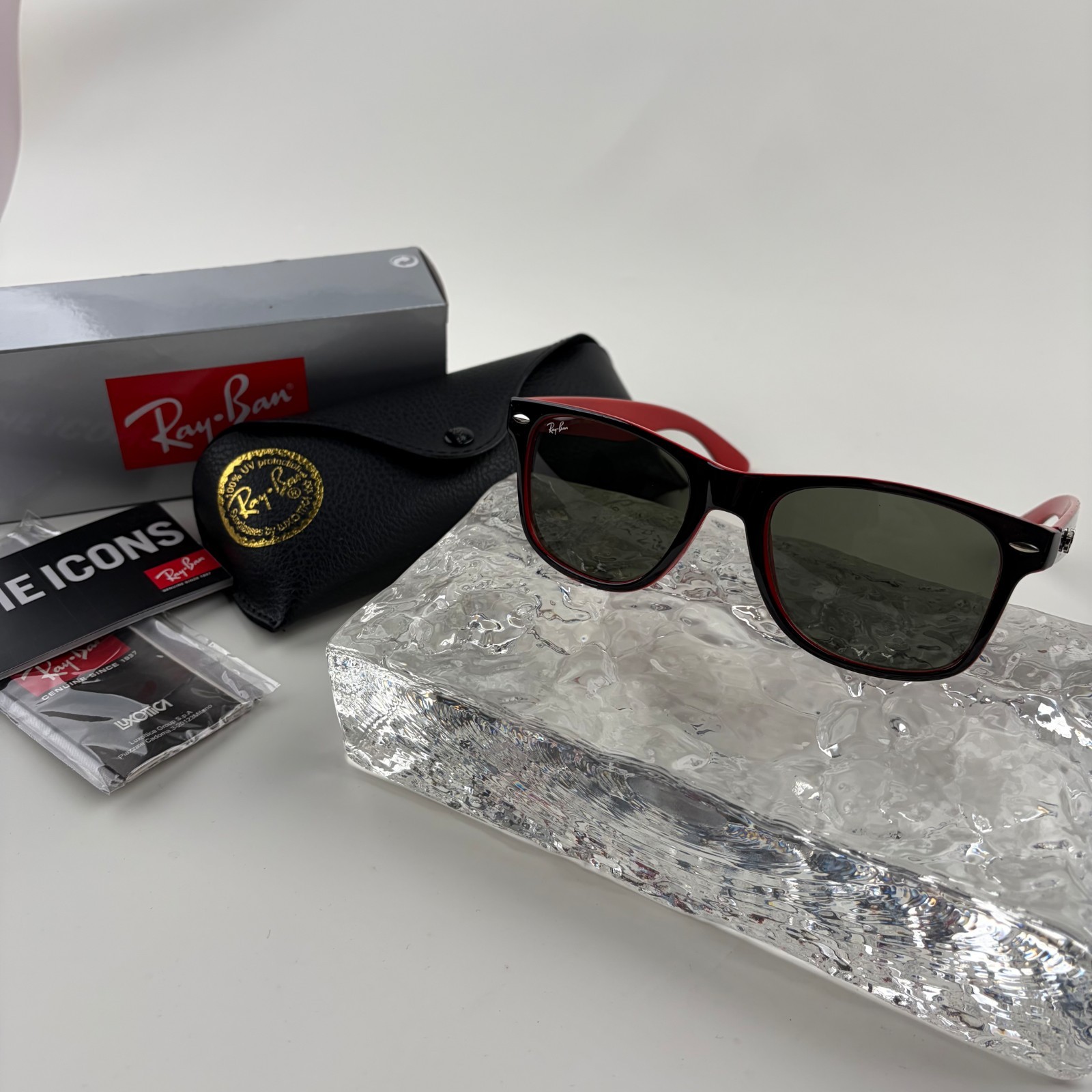 New In Box – Ray-Ban Wayfarer RB2140 Black Red Sunglasses Full Set