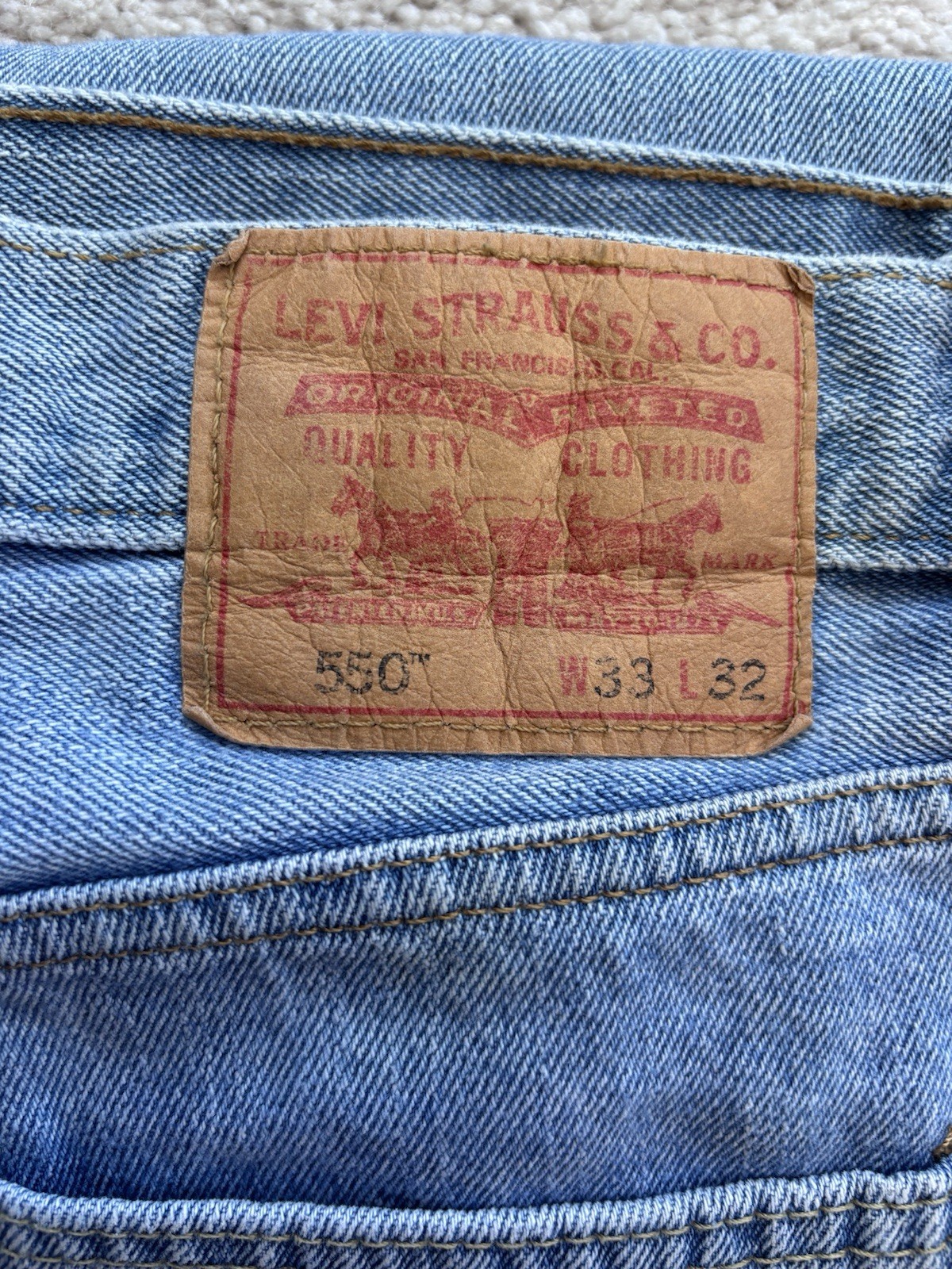 2008 Levi’s 550 Men’s Light Wash Denim Blue Jeans 33×32