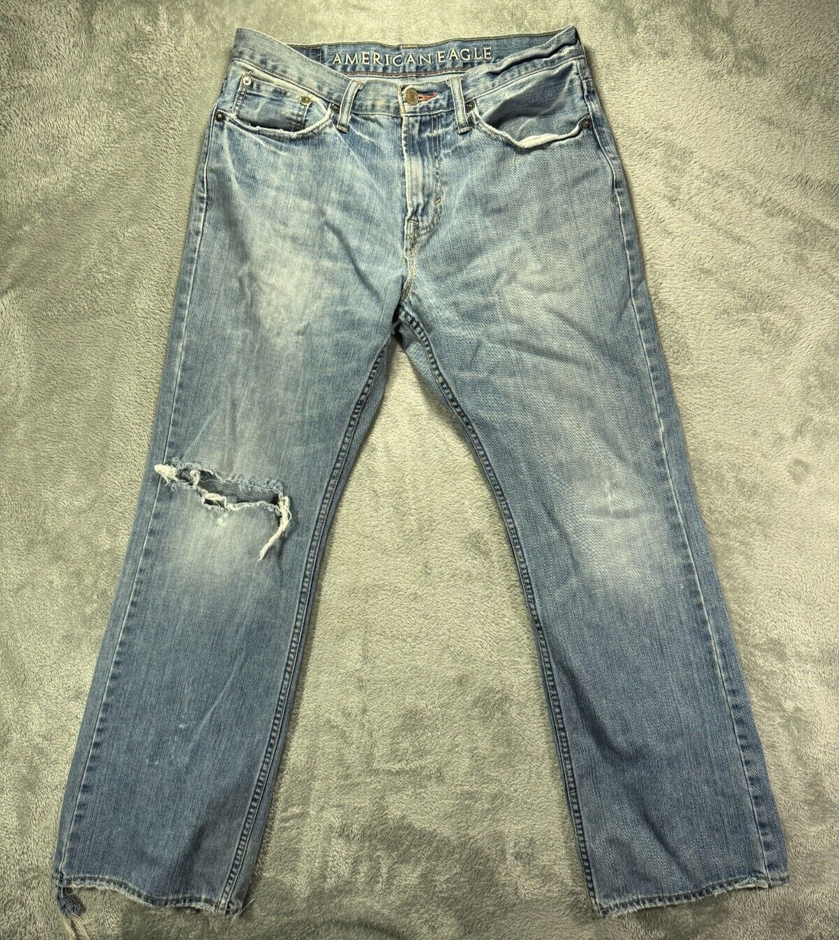 American Eagle Jeans Mens 32×29* Blue Bootcut Distressed Y2K Medium Wash Denim