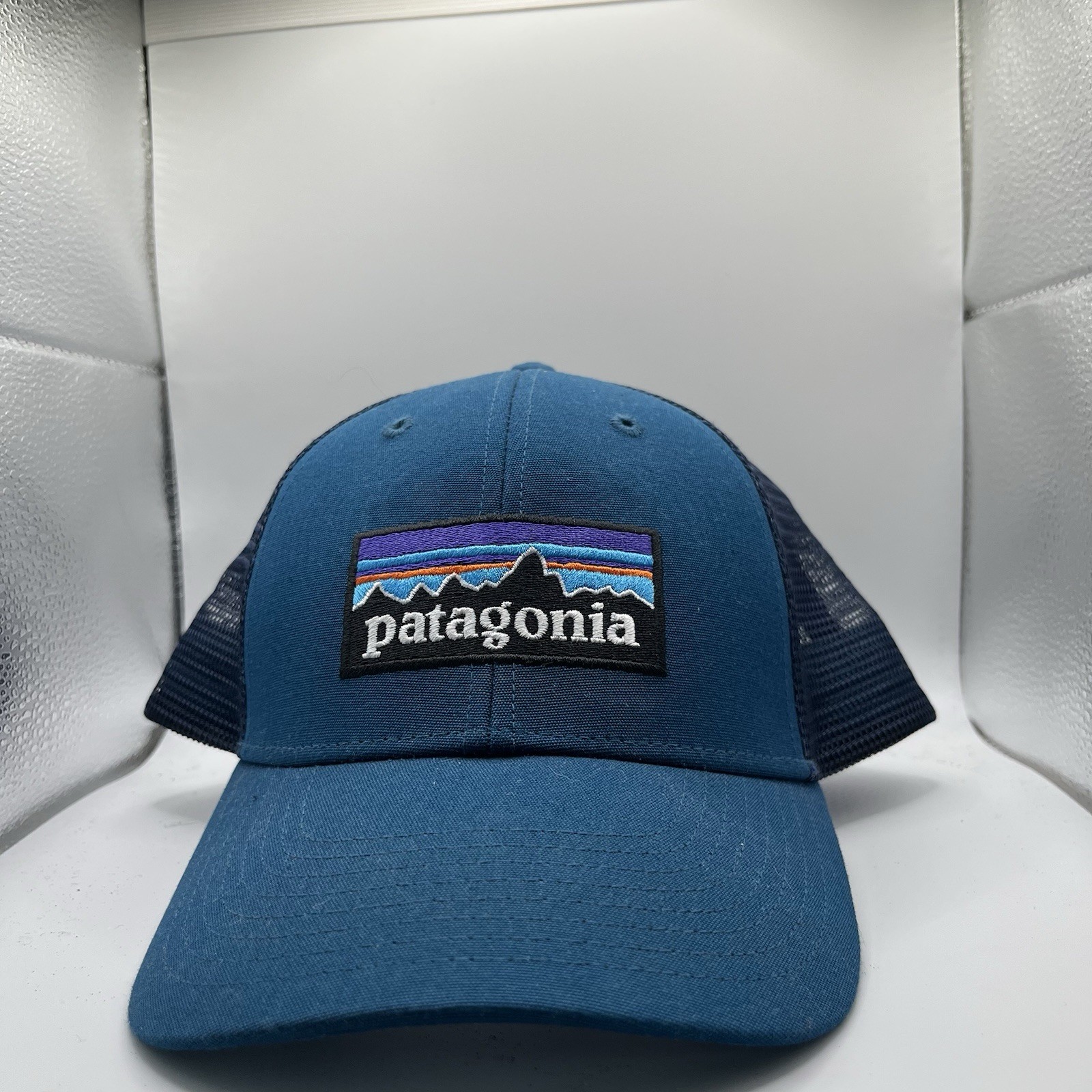 Patagonia P-6 Logo Lo-Pro Trucker Hat Unisex OS Blue Mesh Back VTG