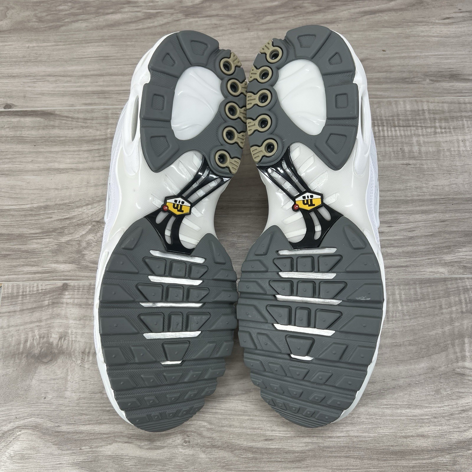 Nike Air Max Plus TN Tuned Triple White Black Cool Grey 604133-139 Men’s 13