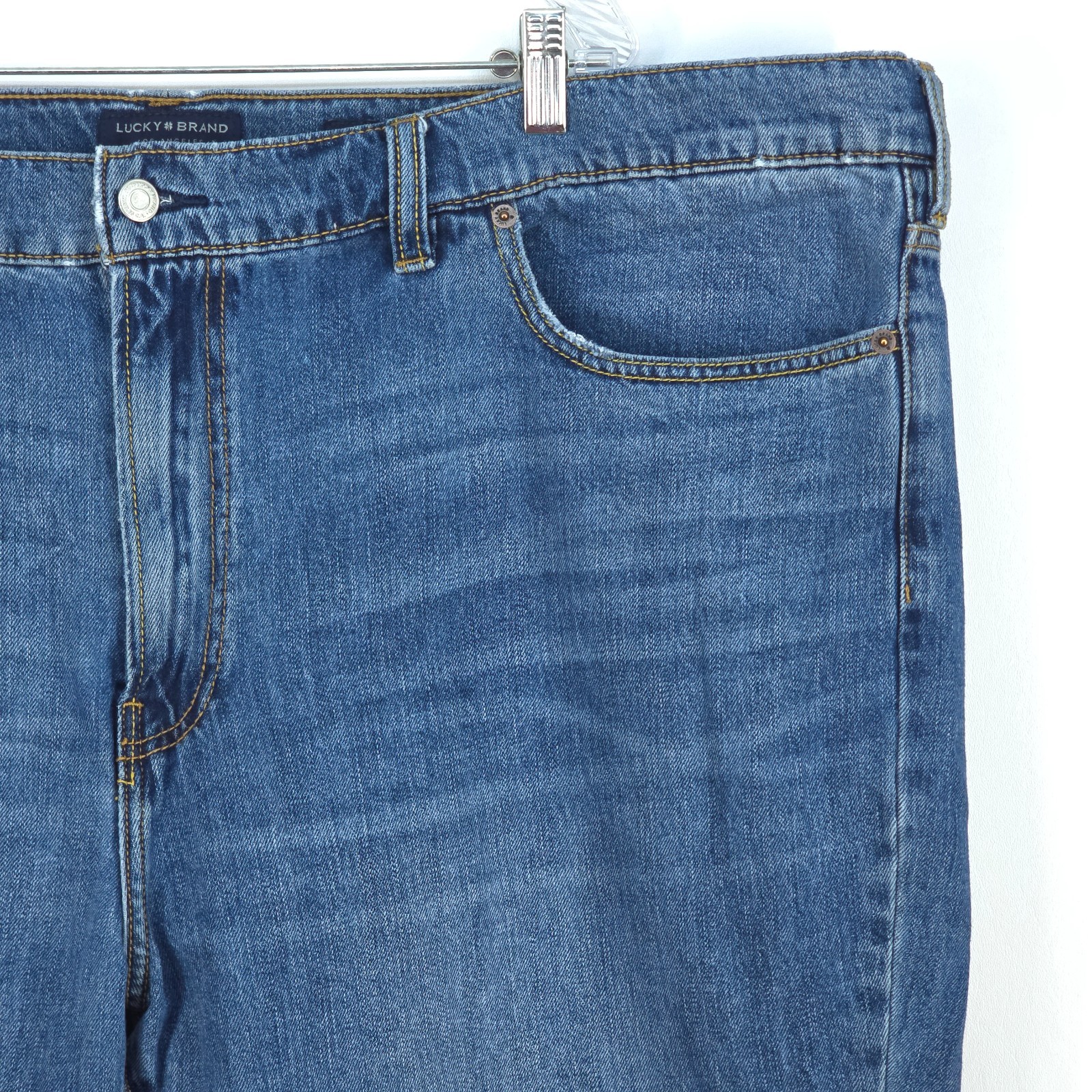 Lucky Brand Athletic Fit Jeans Mens 48×28 (48×30) Whiskers Medium Wash Faded