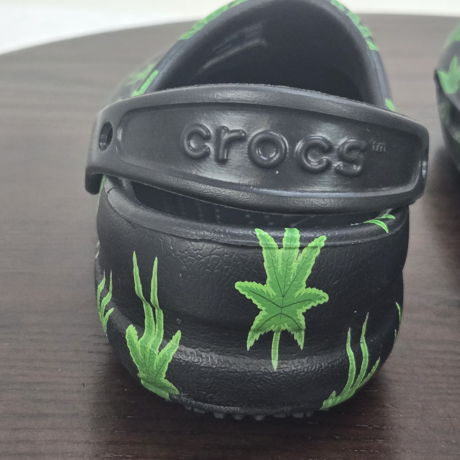 Hemp Leaf Classic Crocs Clogs Black Green Men 4 Women 6 Marijuana Weed Slip On
