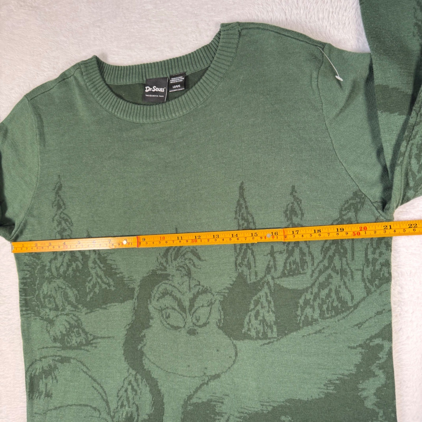 Dr. Seuss The Grinch Sweater Mens Large Green Whoville Graphic Knit