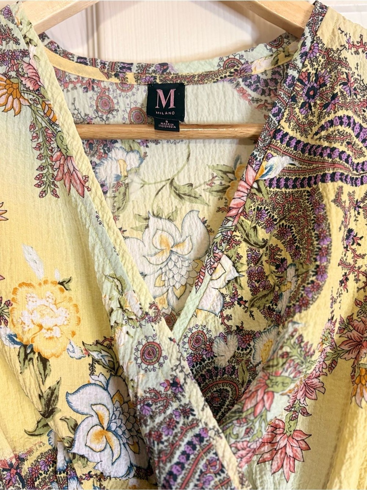 Milano Boho Paisley Floral Crinkle V-Neck Bell Sleeve Blouse Size Small
