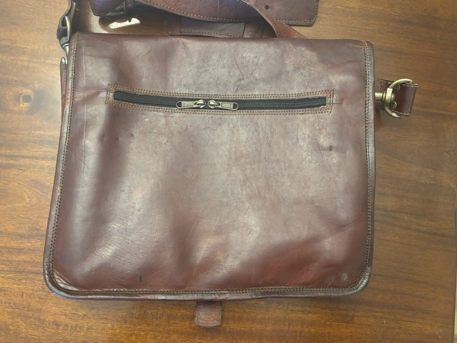 Cuero Brown Men’s Laptop Messenger Bag Buckle/Zip, Crossbody Strap, Pockets