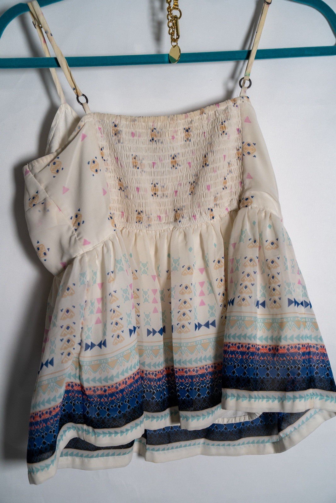 Hollister Women’s L Ivory Geometric Smocked Spaghetti Strap Scoop Neck Camisole