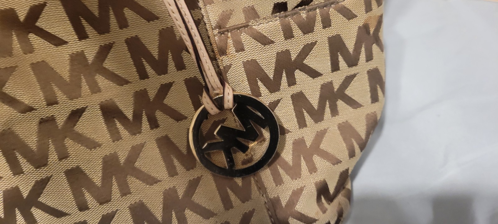 Michael Kors Logo Monogram Large Tote Zip Top Tan/Brown Lined Pockets Charm