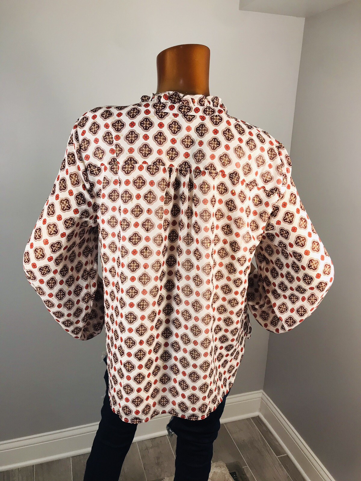 Talbots XL P Damask Print Shiny Low Cut Blouse 1/2 Button Up Lite Soft Easy Wear