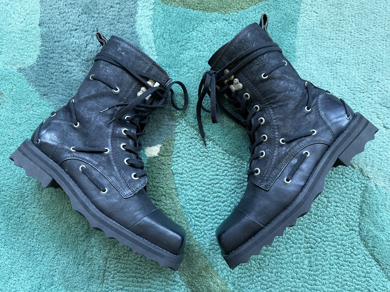 Fluevog NEARLY NEW Carlton MK1 Donohue black lace-up boot w/ lace detail W8/M6