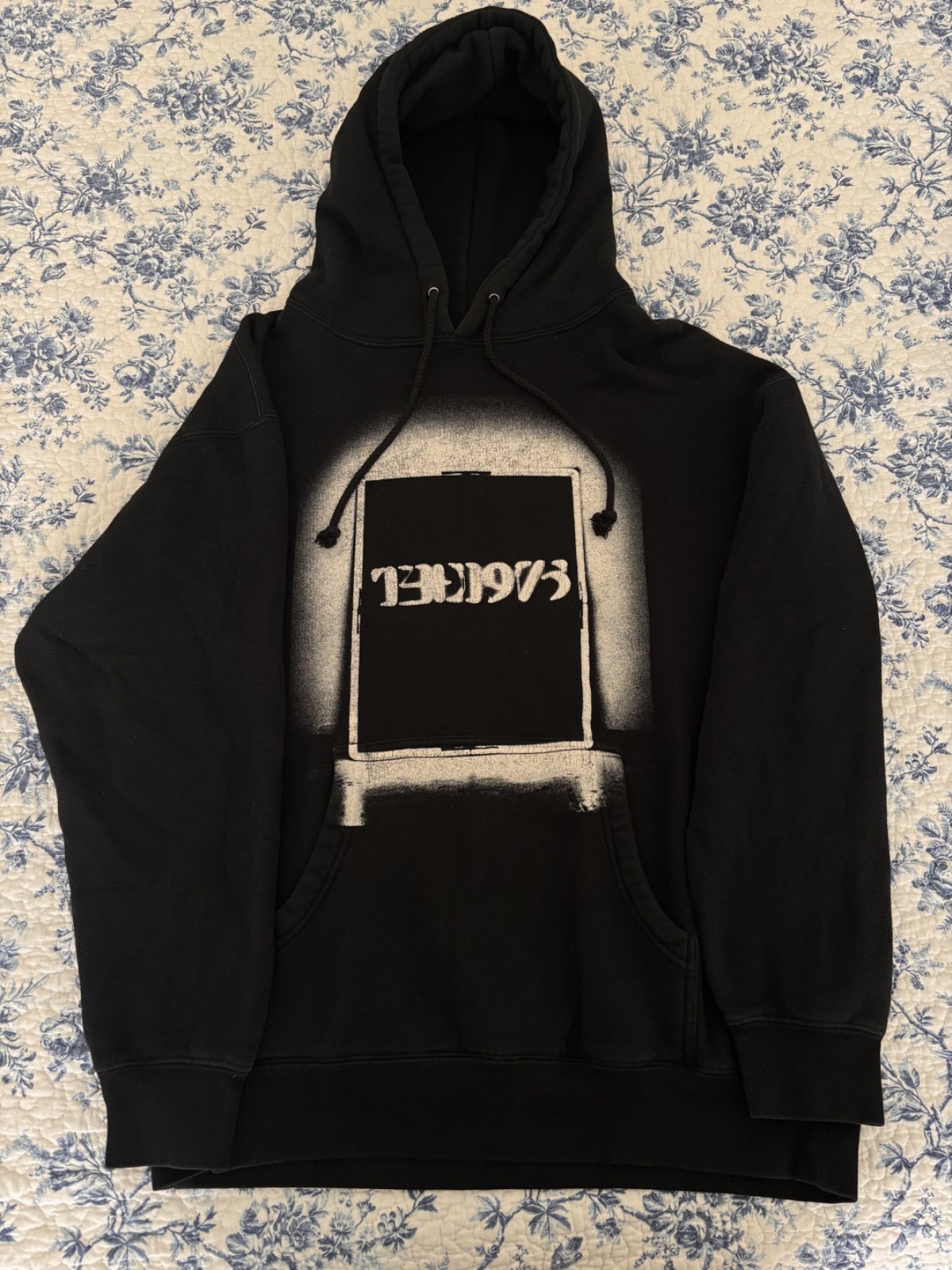 RARE the 1975 love me tour 2015 black hoodie tumblr matty healy see description