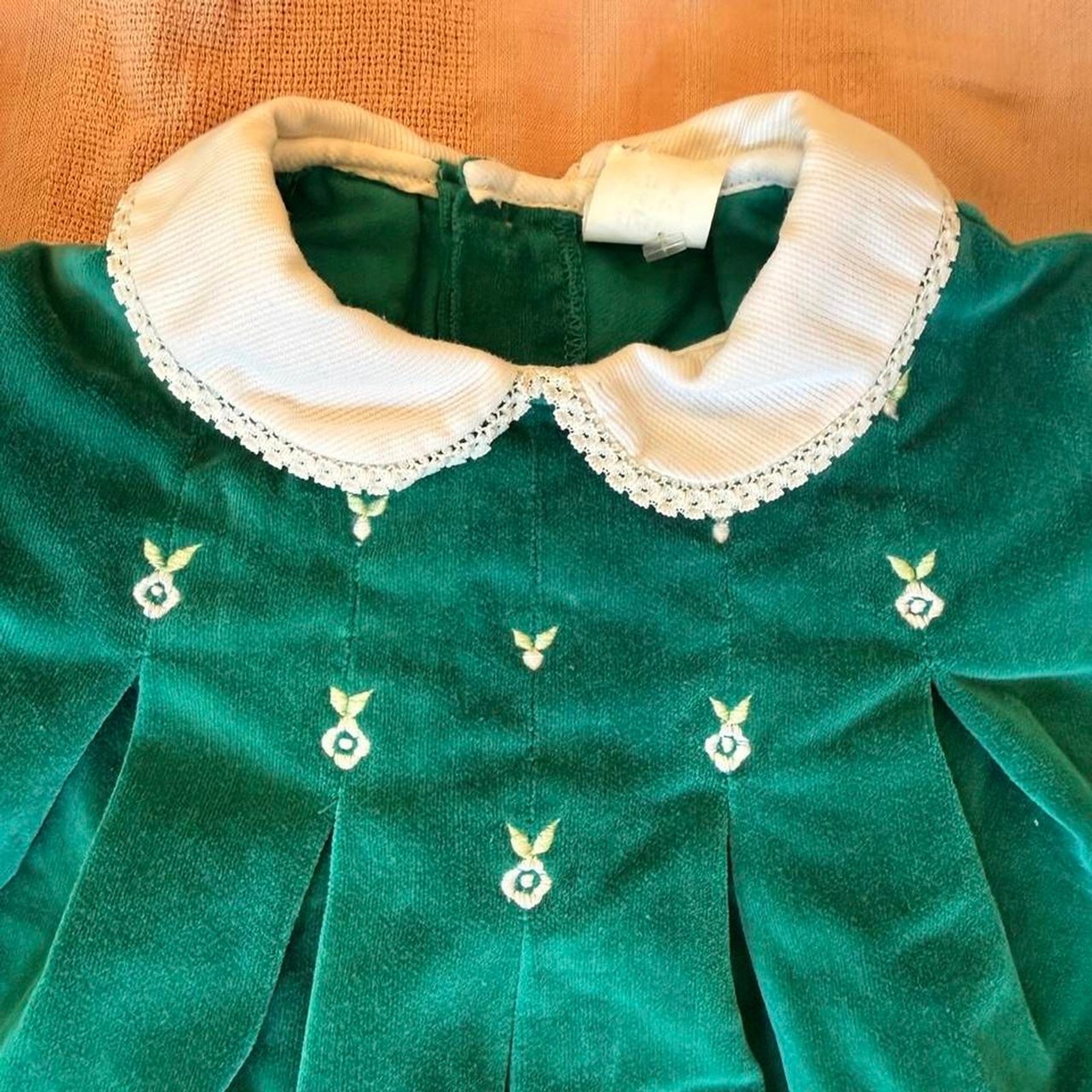 Vintage baby girl dress with peter pan collar and floral details size 6