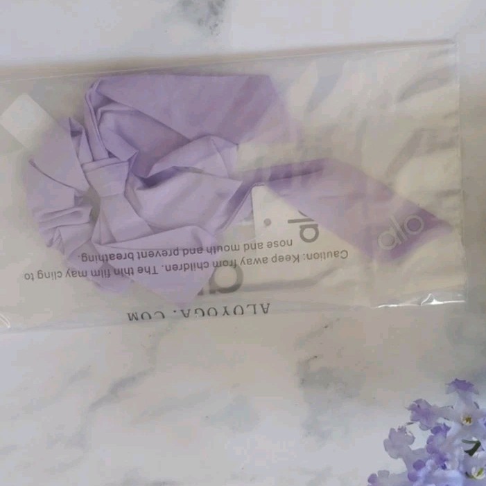 USA SELLER! Alo Yoga Hair Ties Love Knot Is Purple Skies