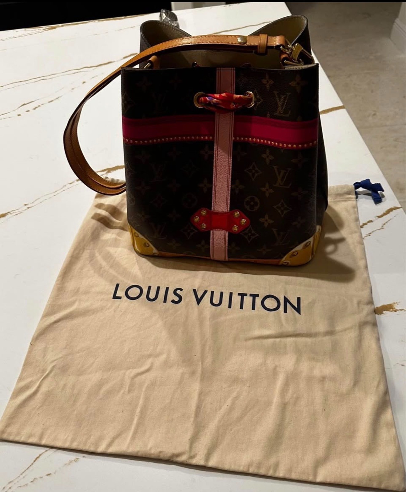 Louis Vuitton NeoNoe M40649 Limited Edition | Exclusive Collector’s Piece