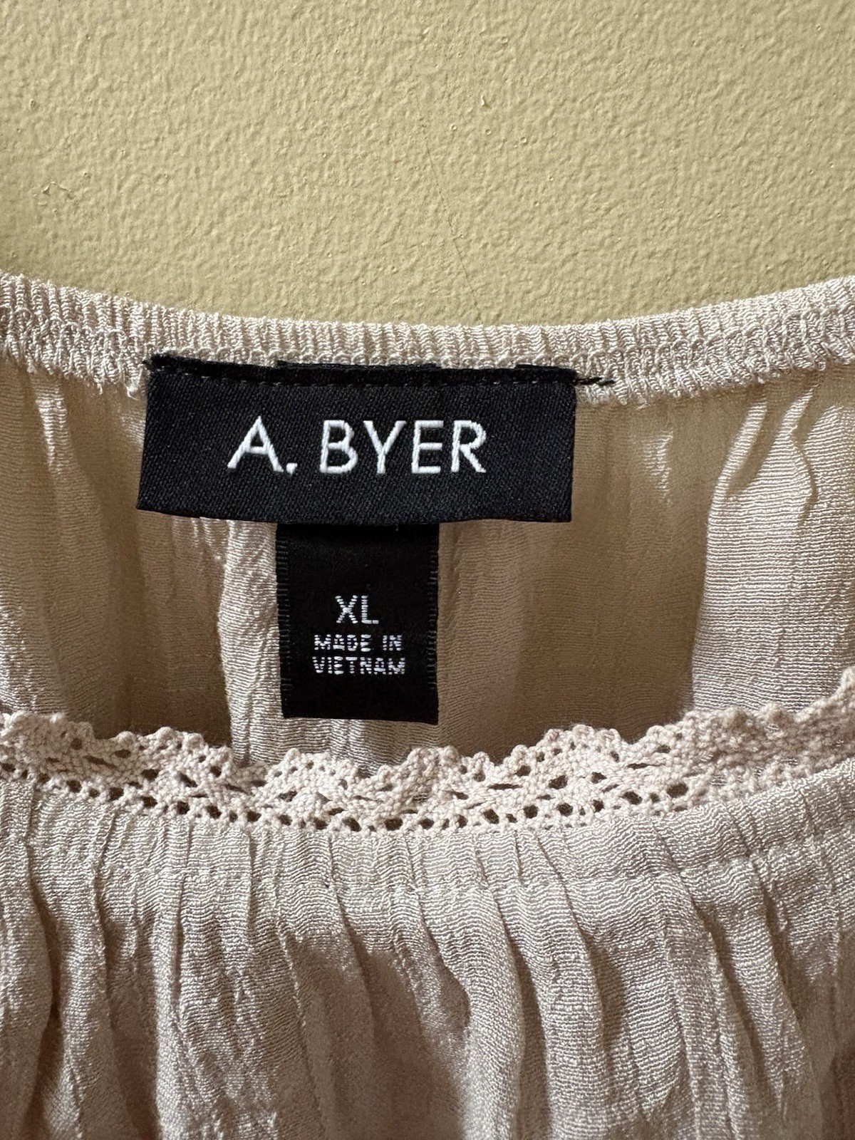 NWT Junior A. Buyer Beige 3/4 Length Sleeve Shirt Size XL