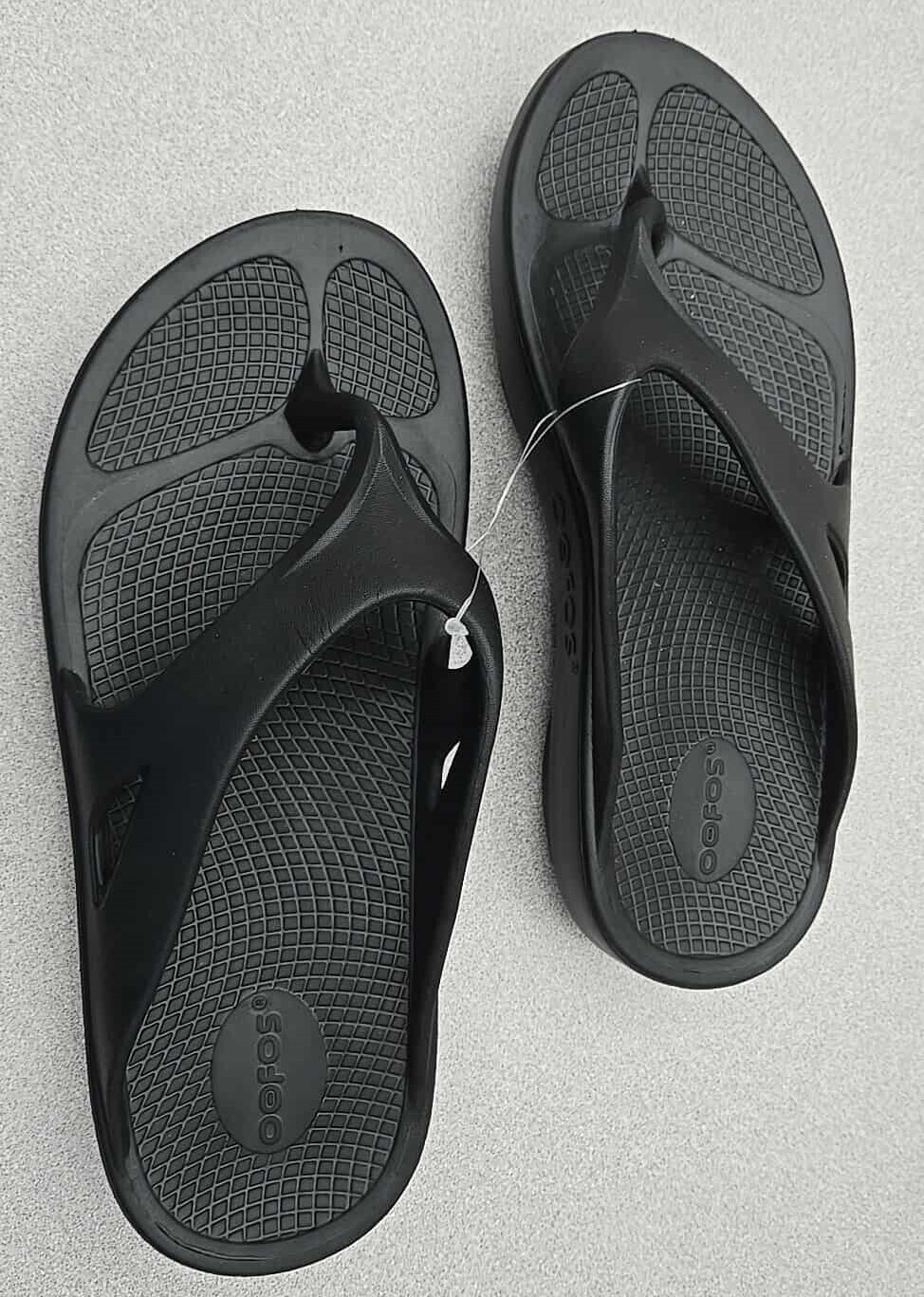 OOFOS Unisex OOriginal Thong Sandal Flip Flop, Adult, Medium (Classic Black)