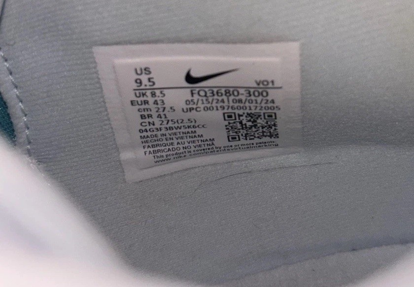 US Men’s 9.5/W 11 – Nike Giannis Immortality 4 “Christmas” FQ3680-300