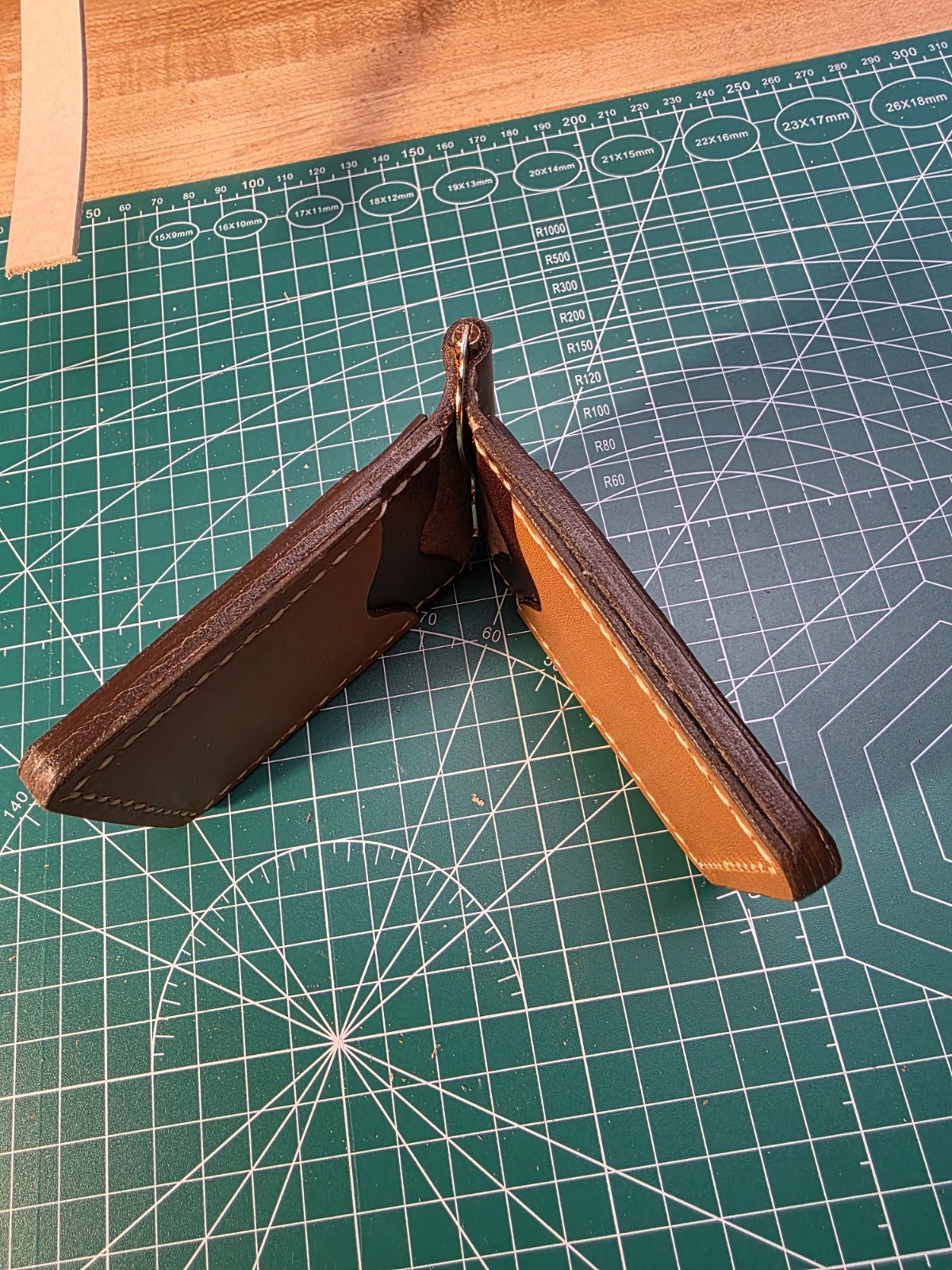 Hand Made Full Grain Leather Money Clip Hold 8 Cards.