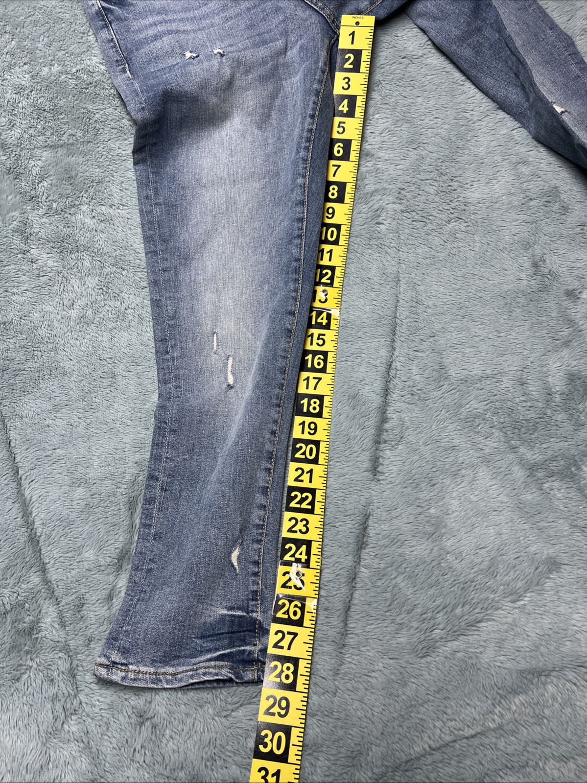 Aero Jeans Athletic Skinny Women’s 27×28 Distressed Light Wash Denim Preppy NWT