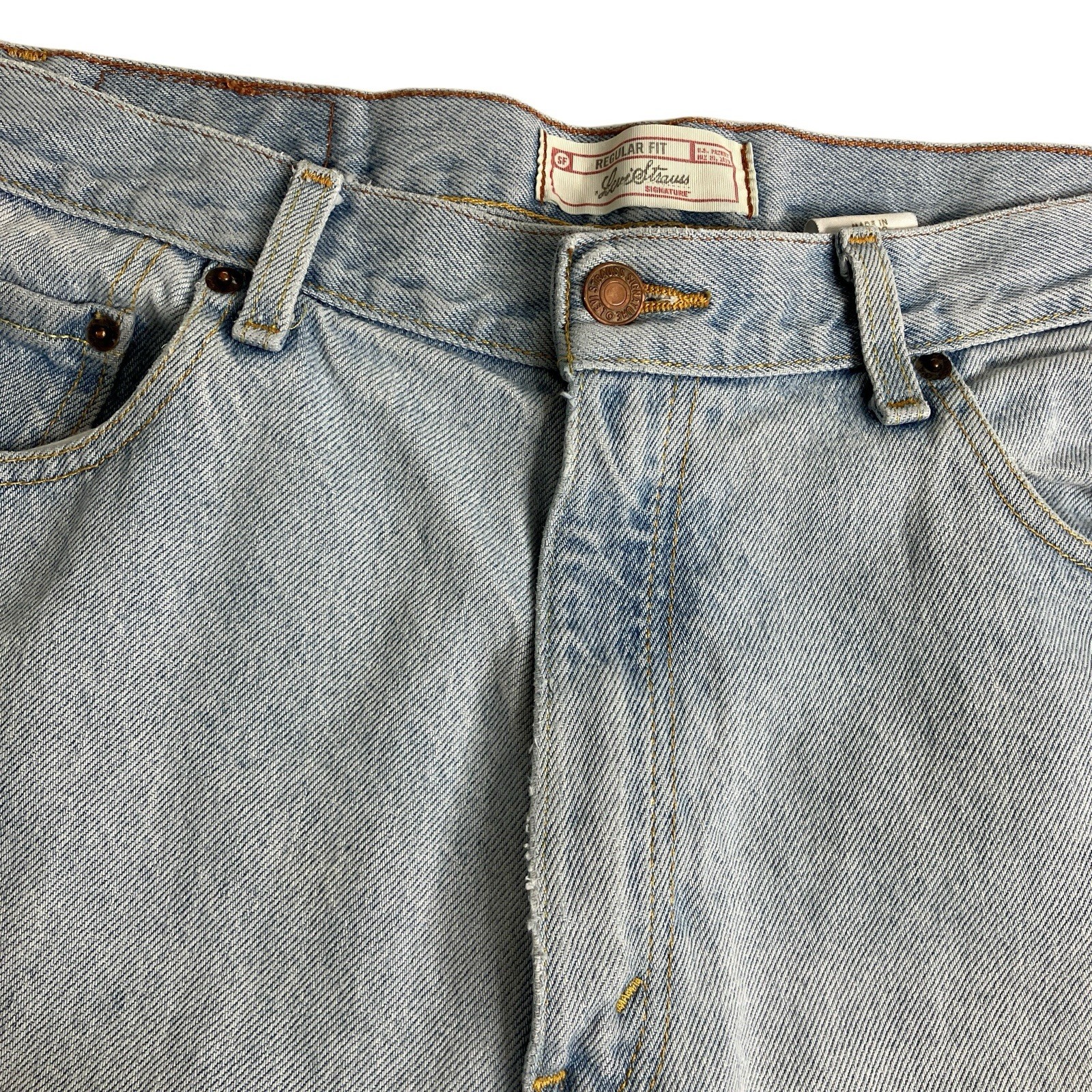 Y2K Levi’s Signature Jeans Mens 36×35 Light Wash Denim Frayed Hem Western Work