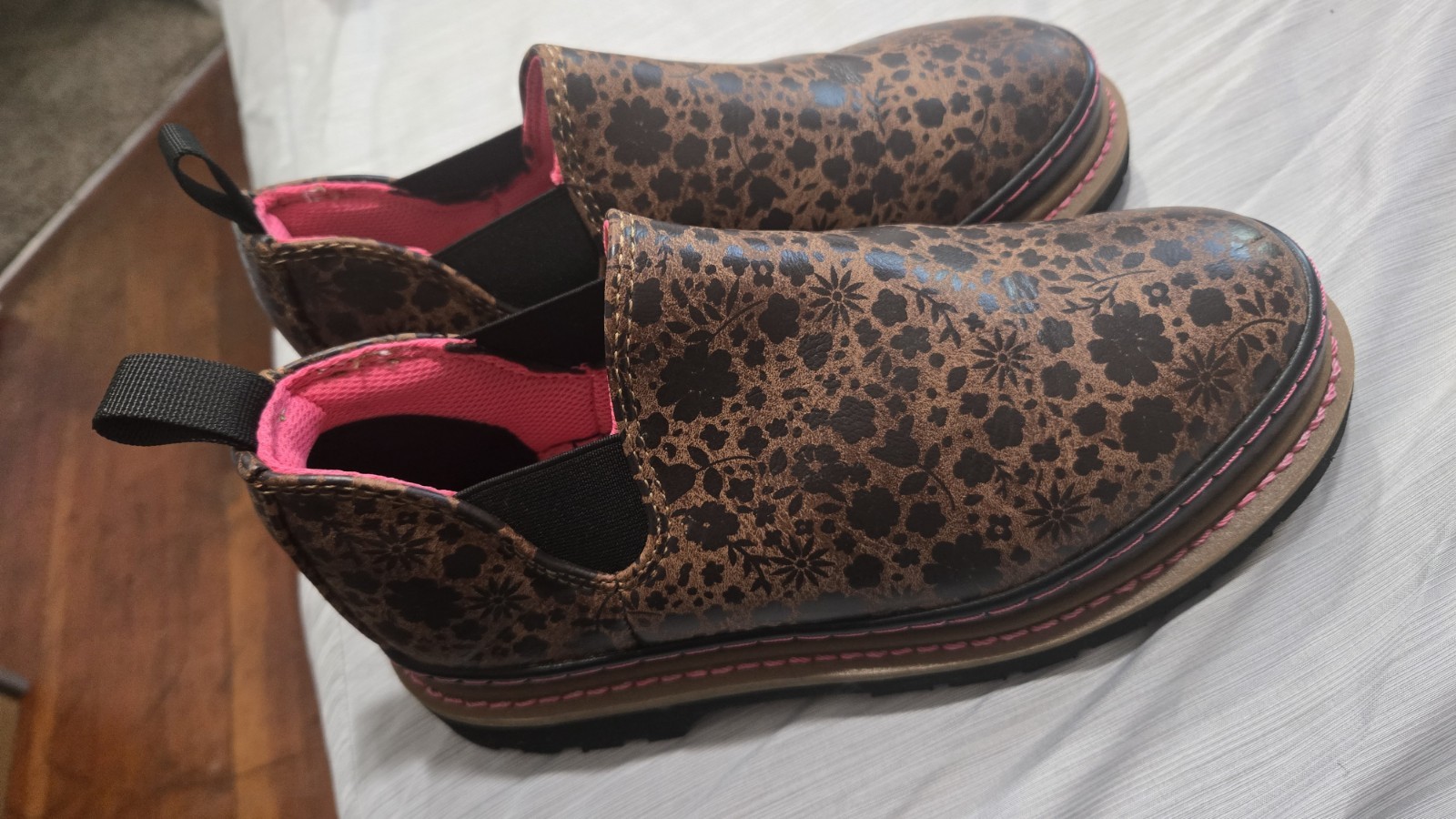 Western Chief Women’s Brown Floral Slip-On Flats, Synthetic, Size 9